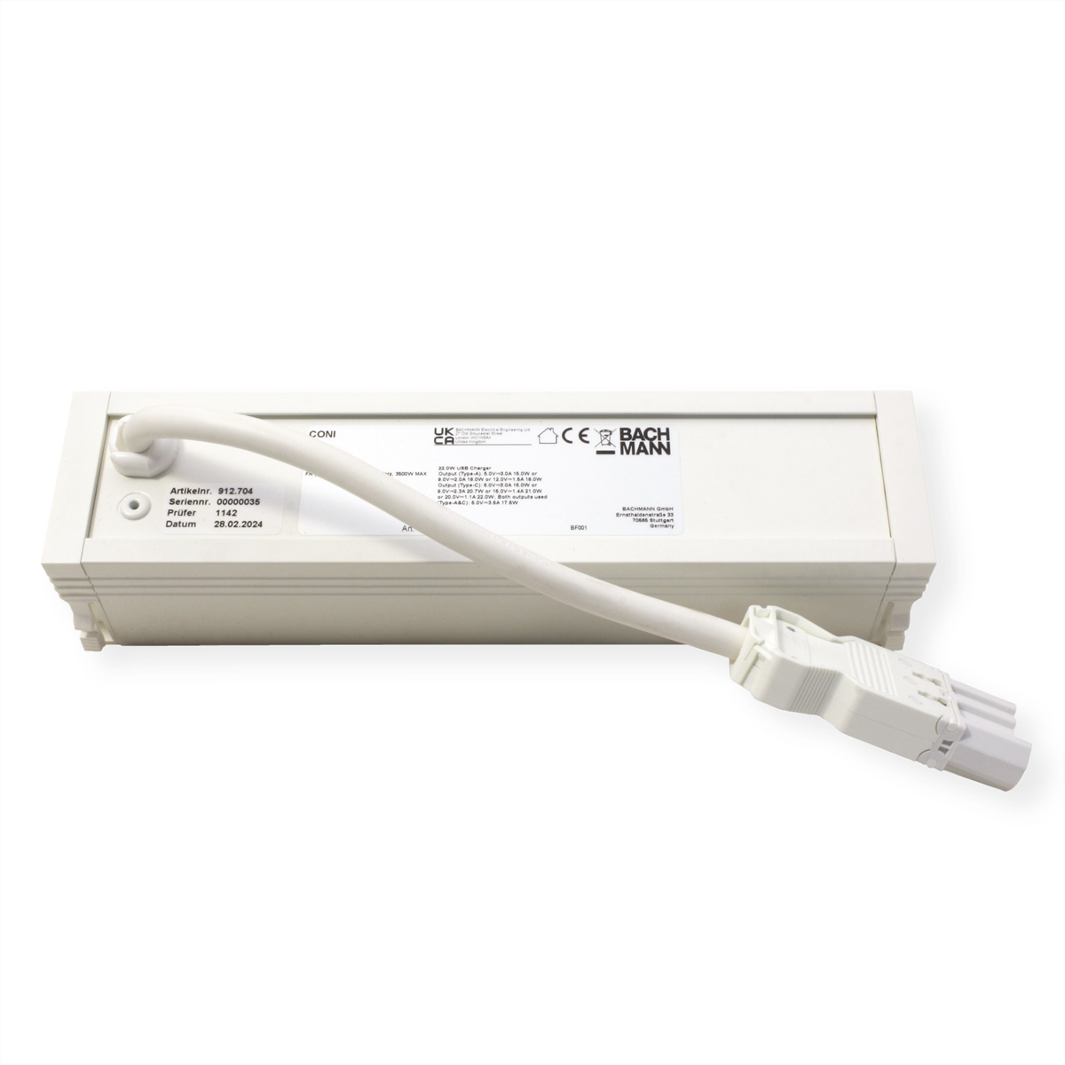 Dispositivo elettronico rettangolare bianco con cavo e connettore collegati, sfondo bianco.