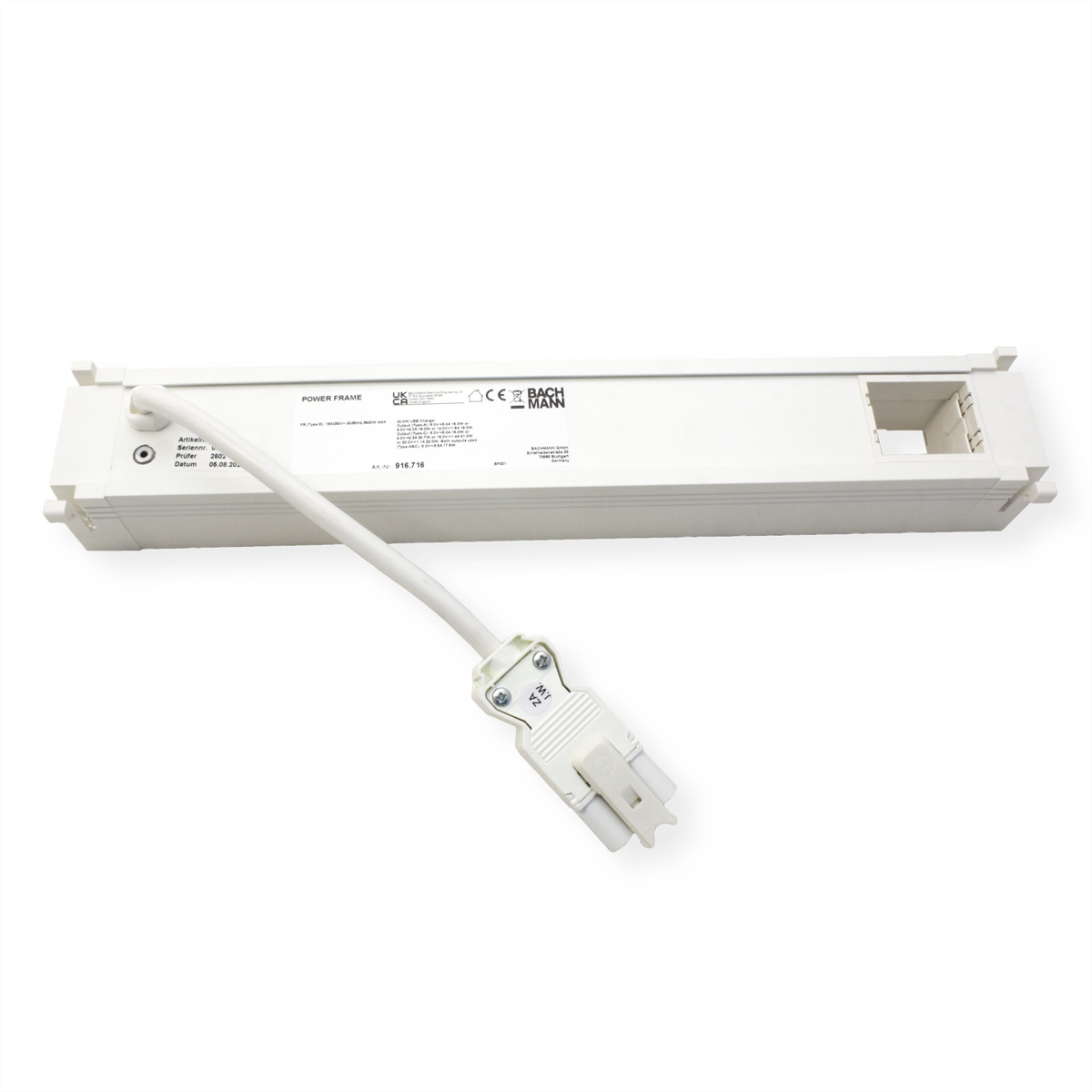 Weißer Power Frame mit weißem Kabel und Stecker. Text auf dem Rahmen ist sichtbar.