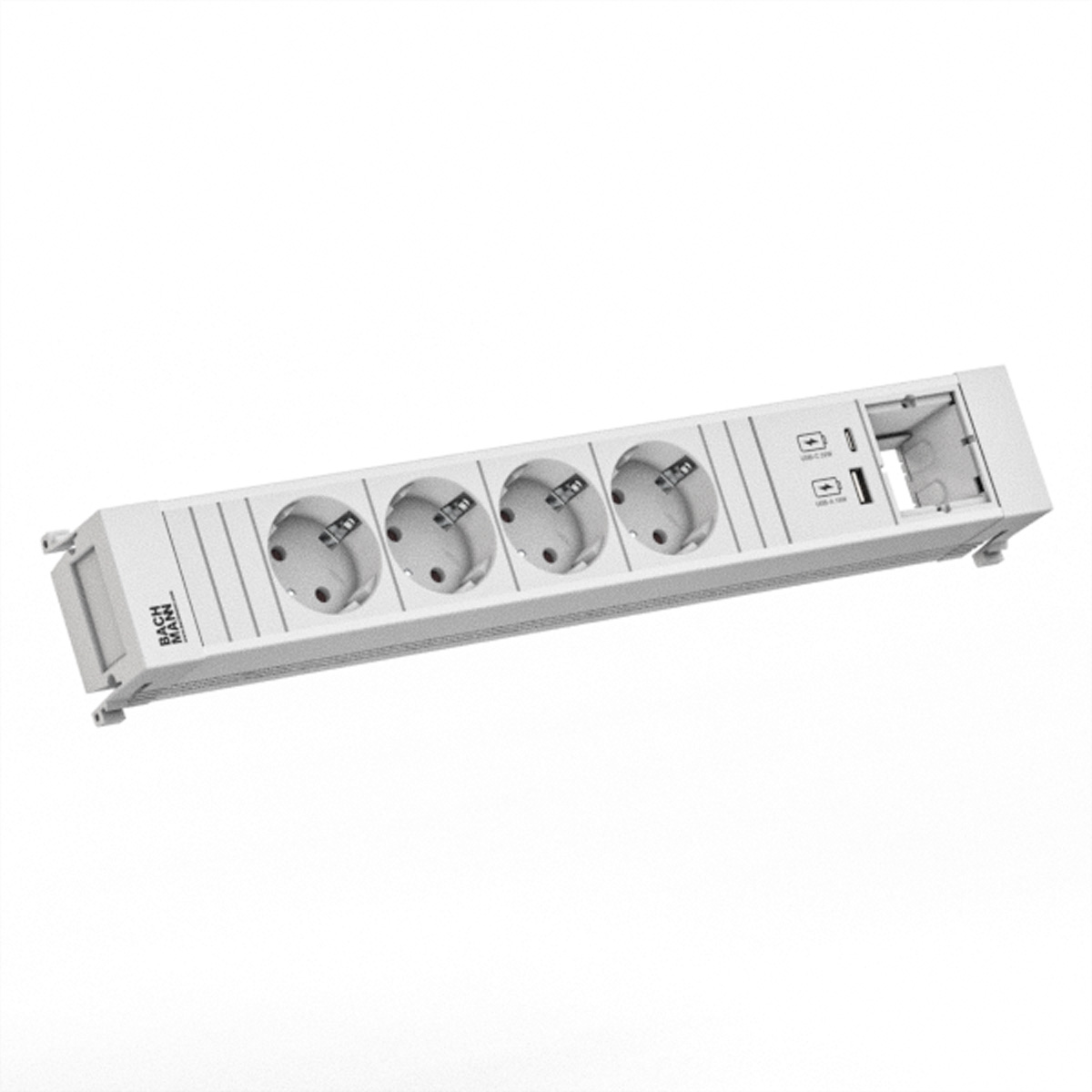 Wit stopcontact met vier stopcontacten, twee USB-poorten en Bachmann-logo. Witte achtergrond.