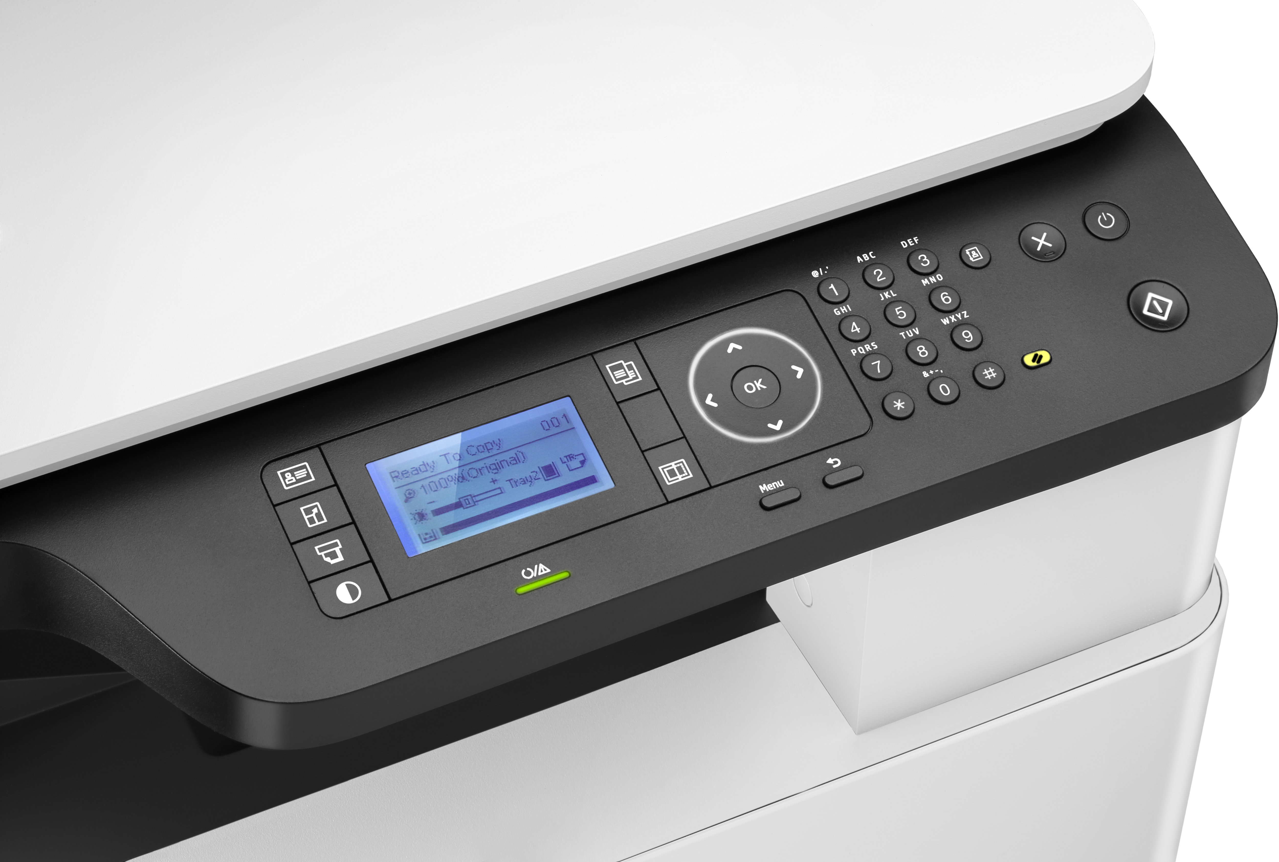 Zbliżenie panelu sterowania drukarki. Ma ekran i różne przyciski.