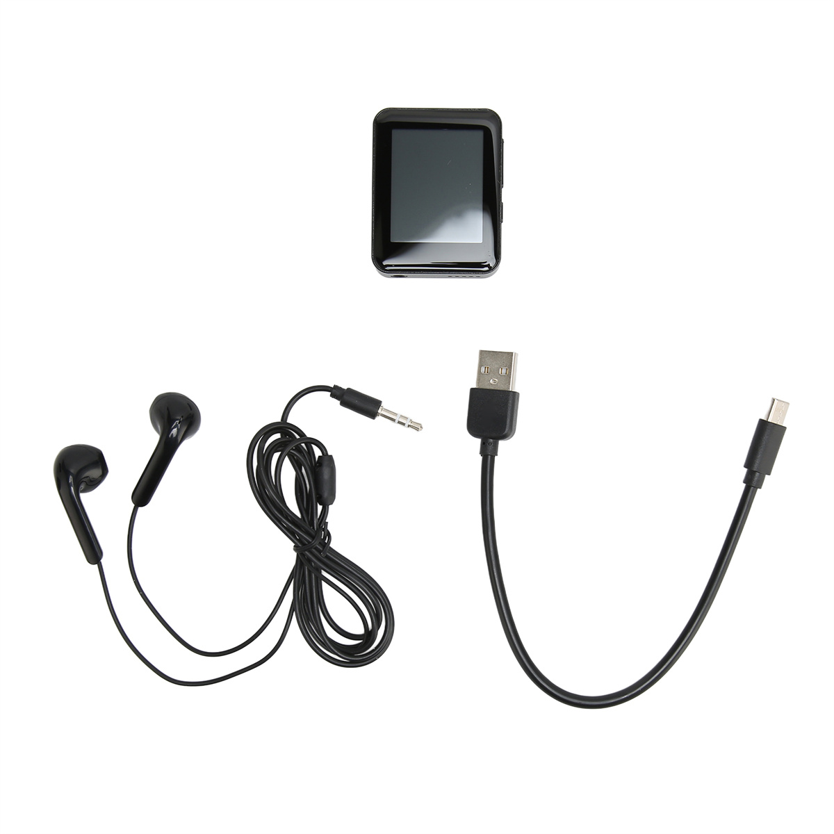 Ein schwarzer MP3-Player mit Kopfhörern, einem USB-Kabel und einem USB-C-Kabel liegen auf Weiß.