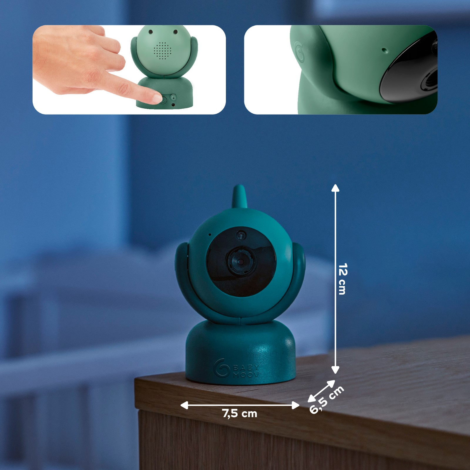 Grüner Babyphone. Abmessungen: 12 cm Höhe, 7,5 cm Breite, 6,5 cm Tiefe. Finger drückt Taste.