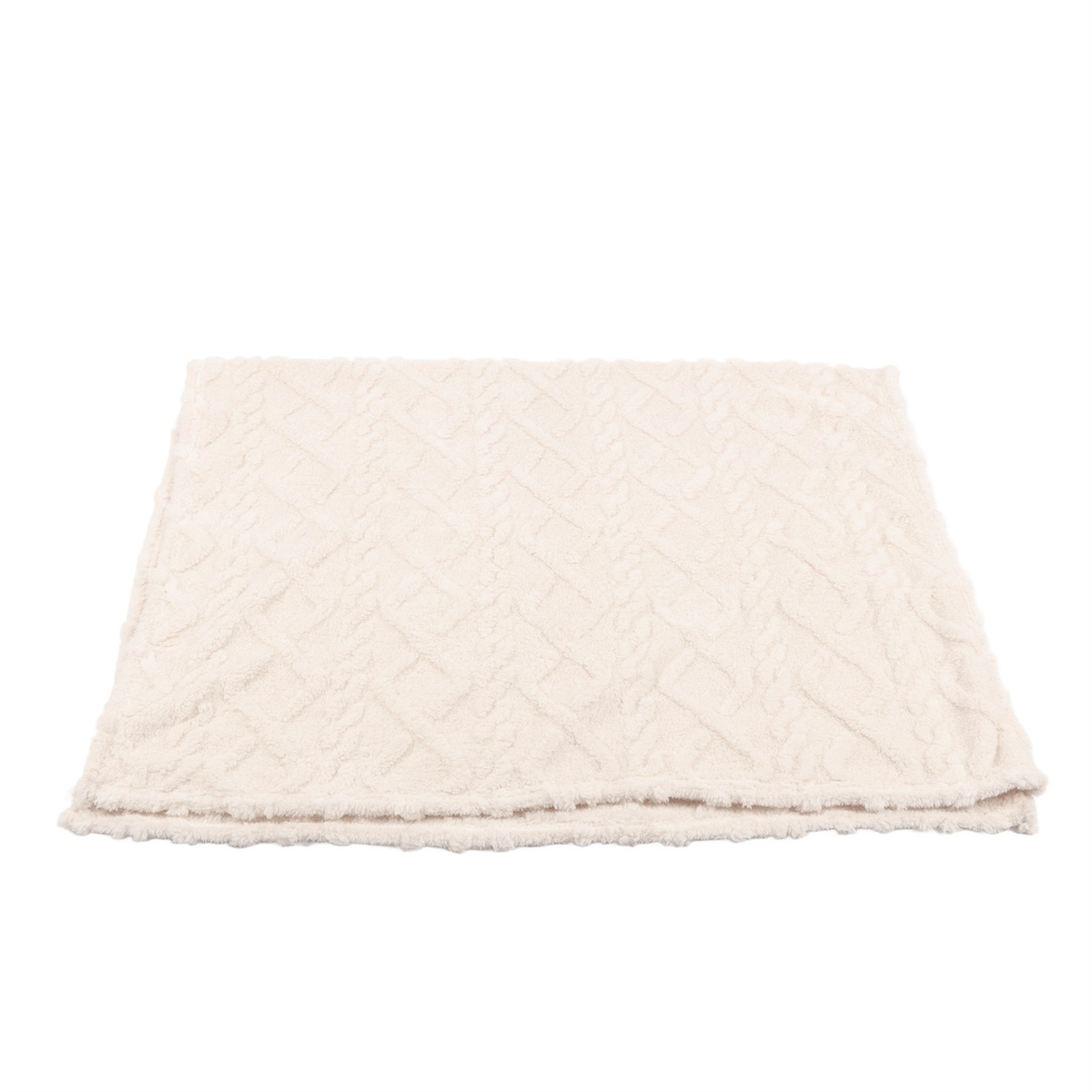 Cremefarbene Strickdecke mit Rautenmuster. Sie ist auf weißem Hintergrund gefaltet.