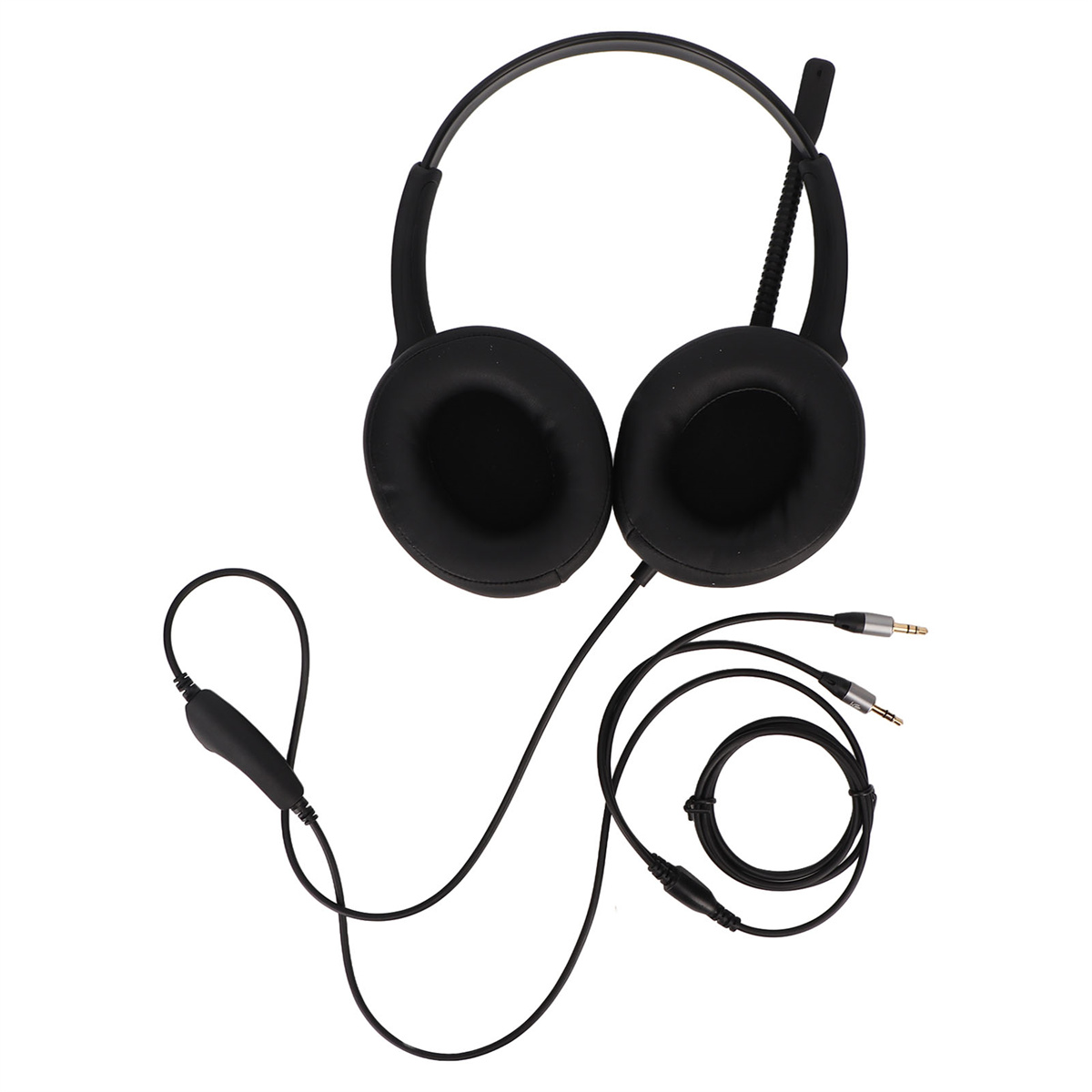 Schwarzes Headset mit Mikrofon, Anschlüssen und einem Controller auf weißem Hintergrund.