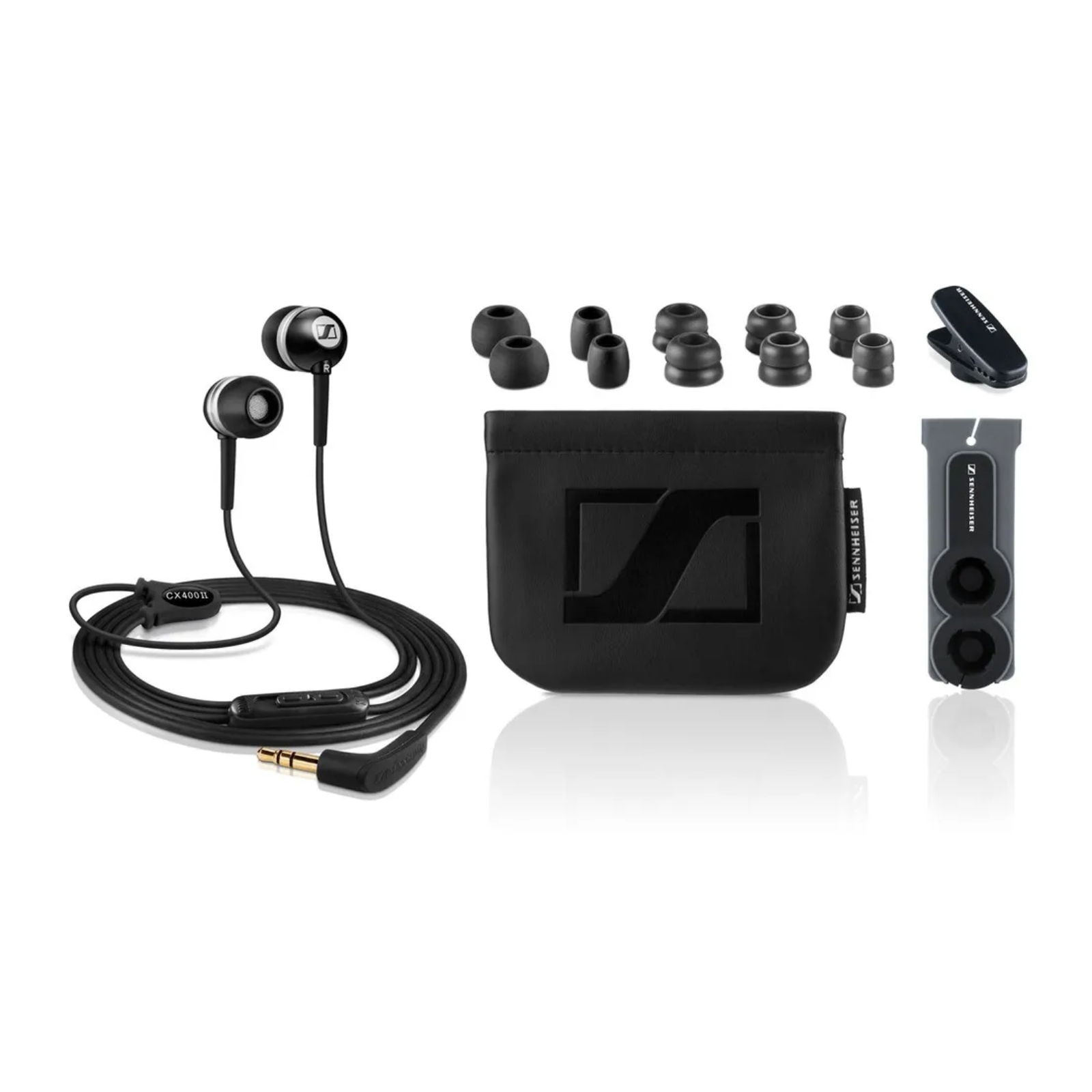 Auriculares, una funda de transporte negra y almohadillas para los oídos sobre un fondo blanco. También un clip y un organizador de cables.