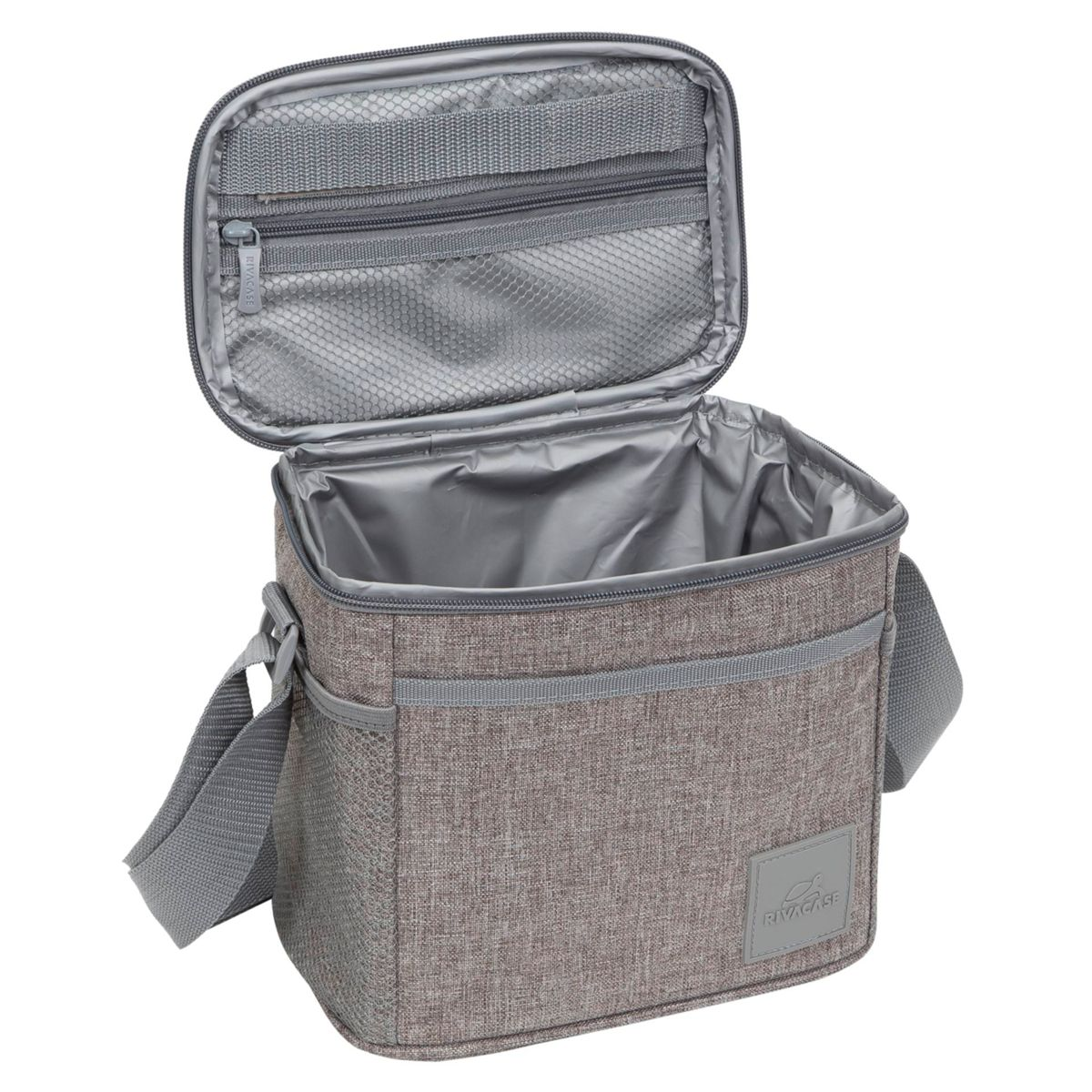 Geöffnete graue Isolier-Tasche mit Reißverschluss, Netzinnenraum und Schulterriemen.