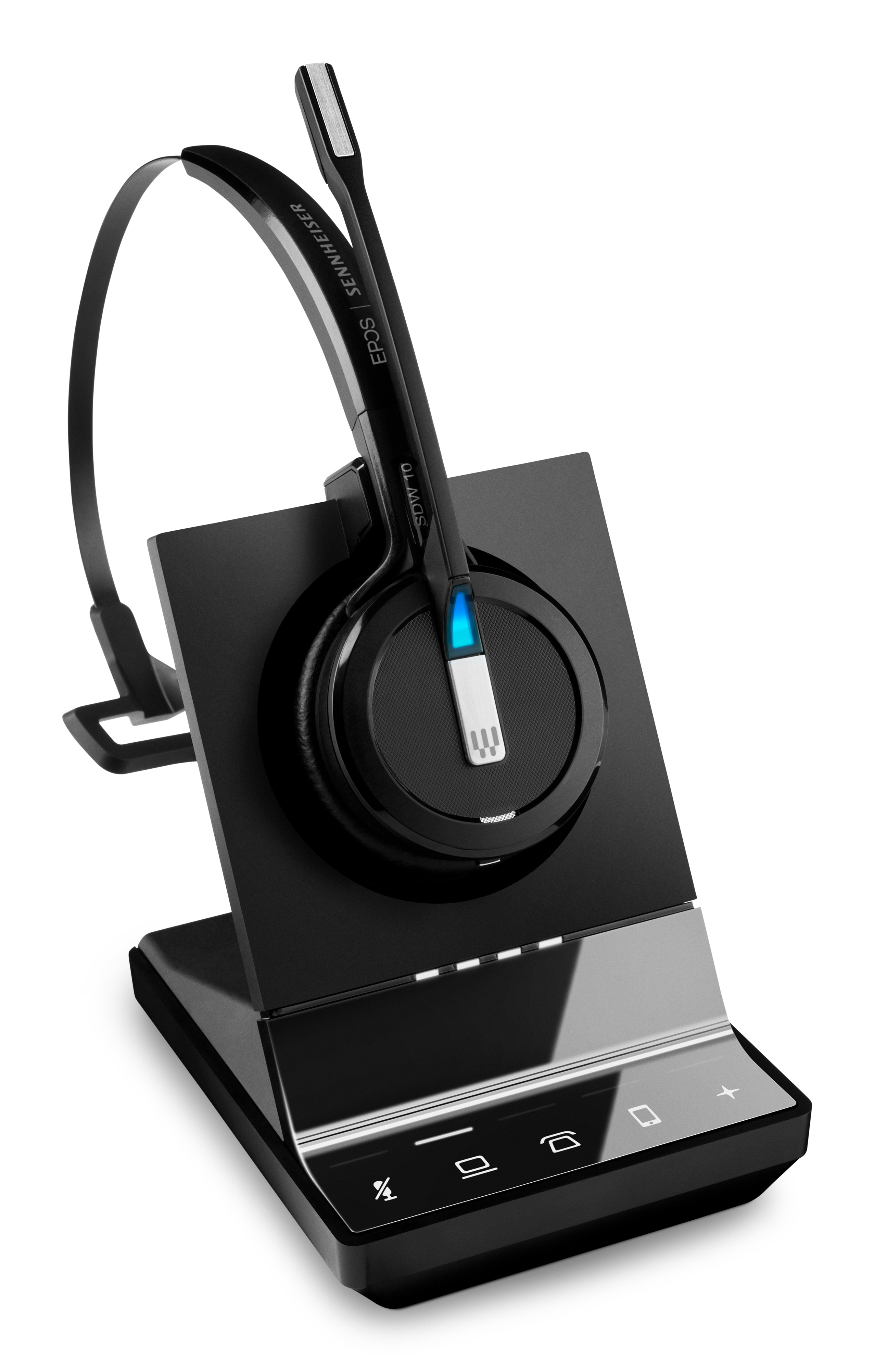 Casque noir sur socle. Le casque a un micro et un écouteur. La base a des boutons et un écran.