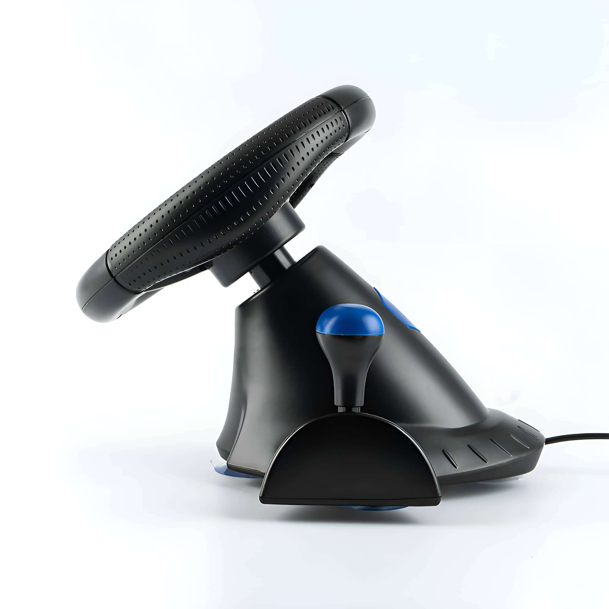 Ein schwarzes Gaming-Lenkrad mit blauem Joystick. Das Rad ist zur Seite geneigt.