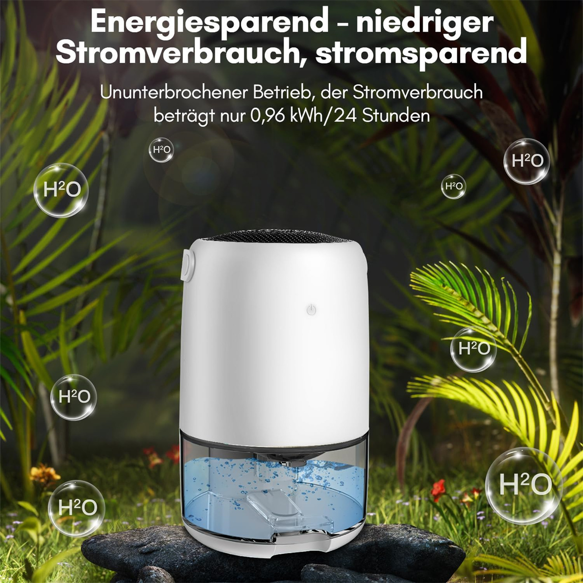 Weißer Luftbefeuchter mit Wassertröpfchen und Text. Der Hintergrund ist eine grüne, blättrige Szene.