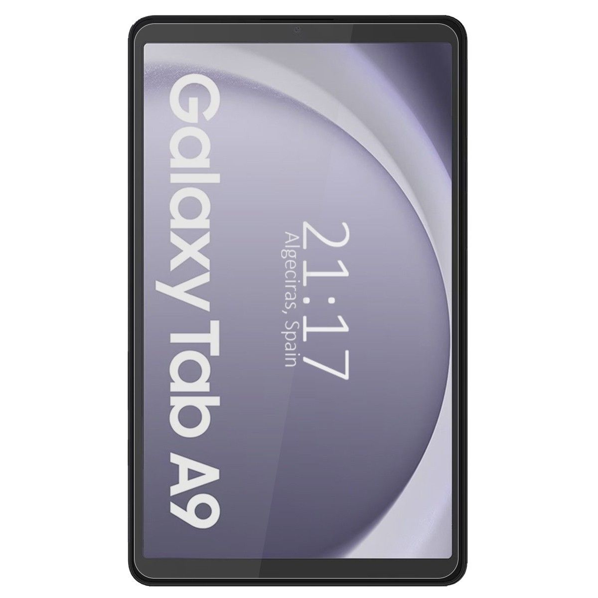 Una tableta negra con el texto 'Galaxy Tab A9' en la pantalla. La hora 21:17 se muestra. Fondo gris claro.