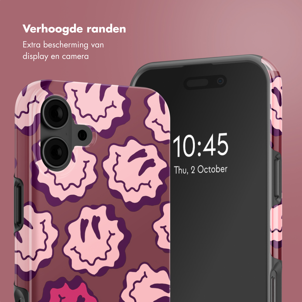 Primo piano di uno smartphone con custodia rosa a faccina. Lo schermo mostra ora e data.