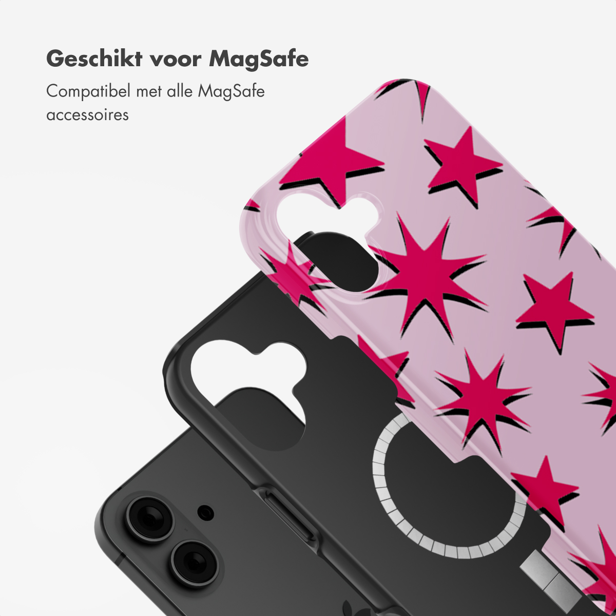 Custodia rosa per telefono con stelle rosse su un telefono nero con cerchio MagSafe bianco.