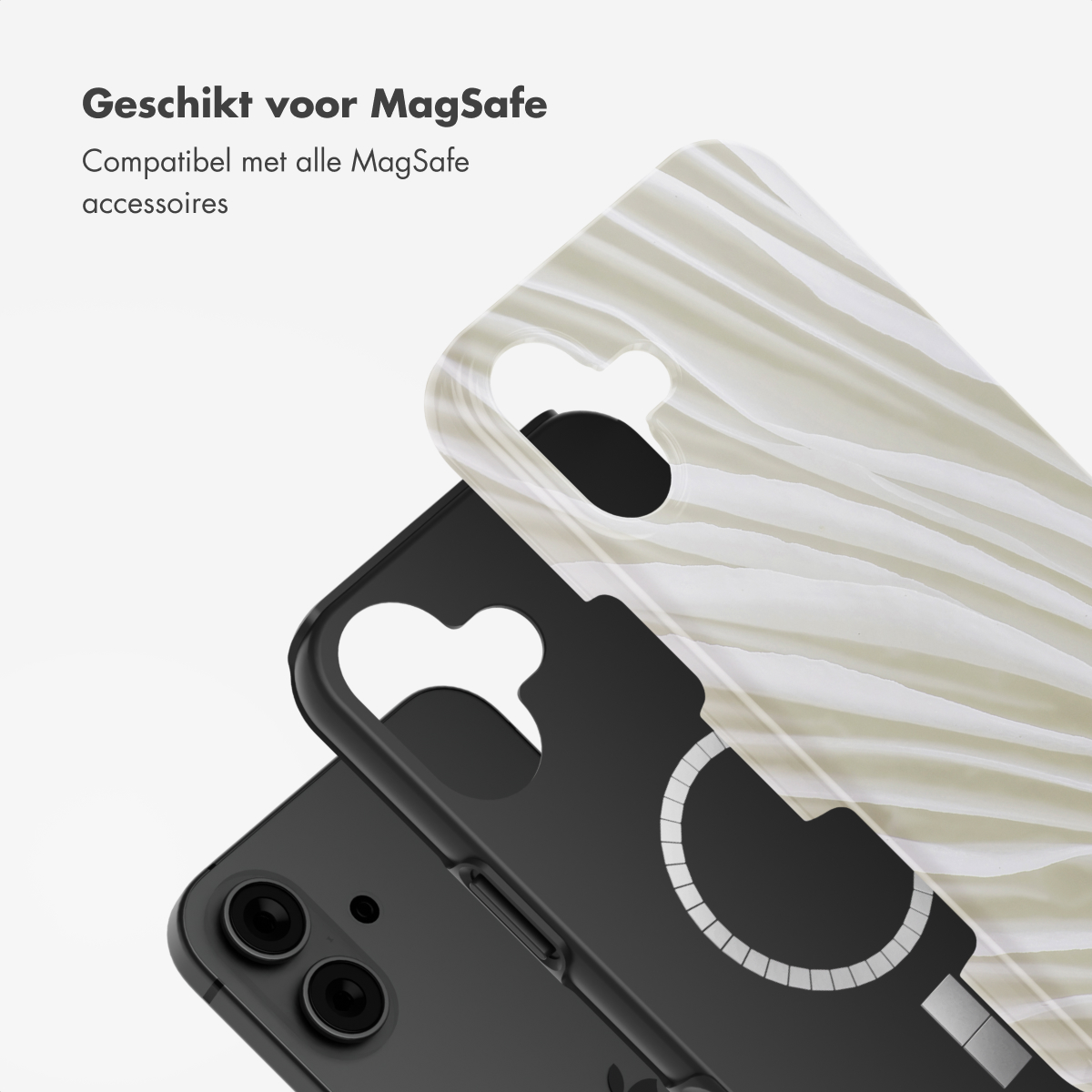Telefono nero, con custodia. Custodia bianca con design bianco. Testo: Adatto per MagSafe.