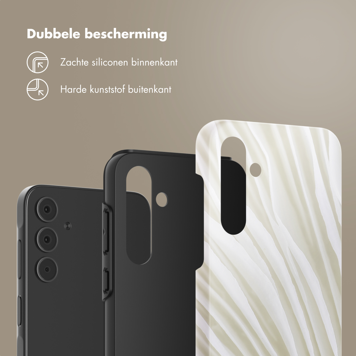 Drie telefoonhoesjes. Een zwart telefoonhoesje en een witte met een zebrapatroon.