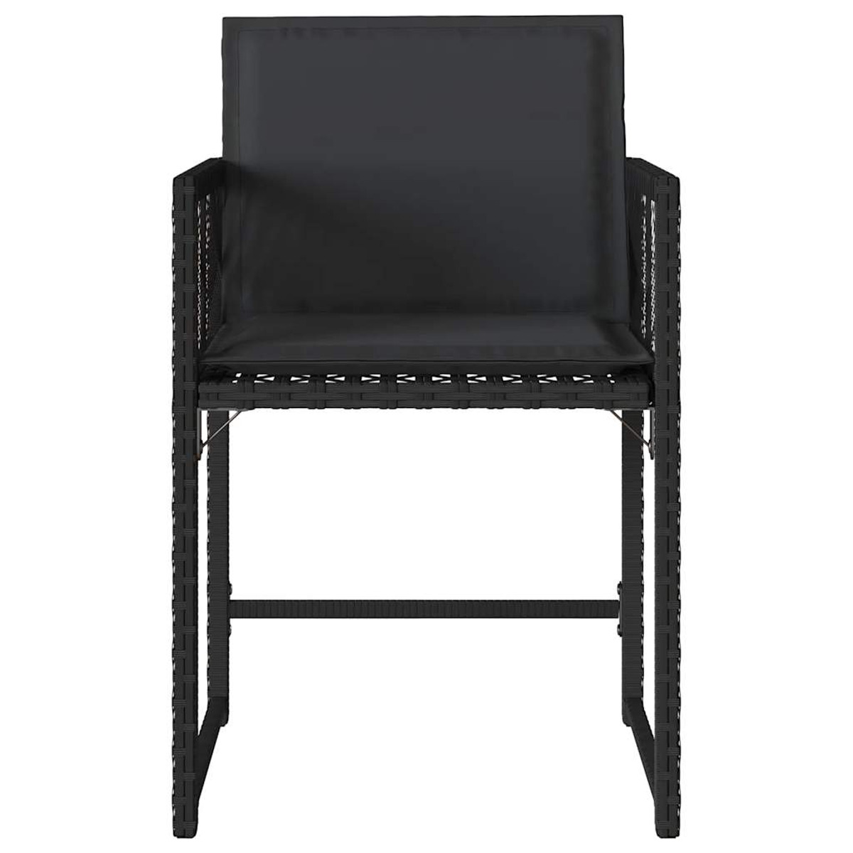 Una sedia in vimini nera con un cuscino nero. La sedia su sfondo bianco.