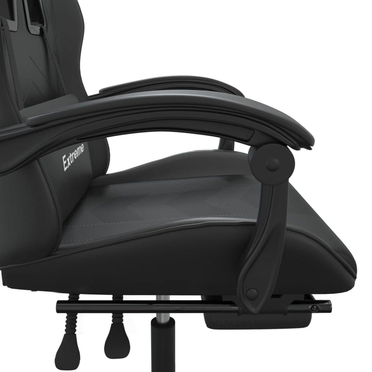 Nahaufnahme einer schwarzen und grauen Gaming-Stuhllehne mit dem Wort 'Extreme'.