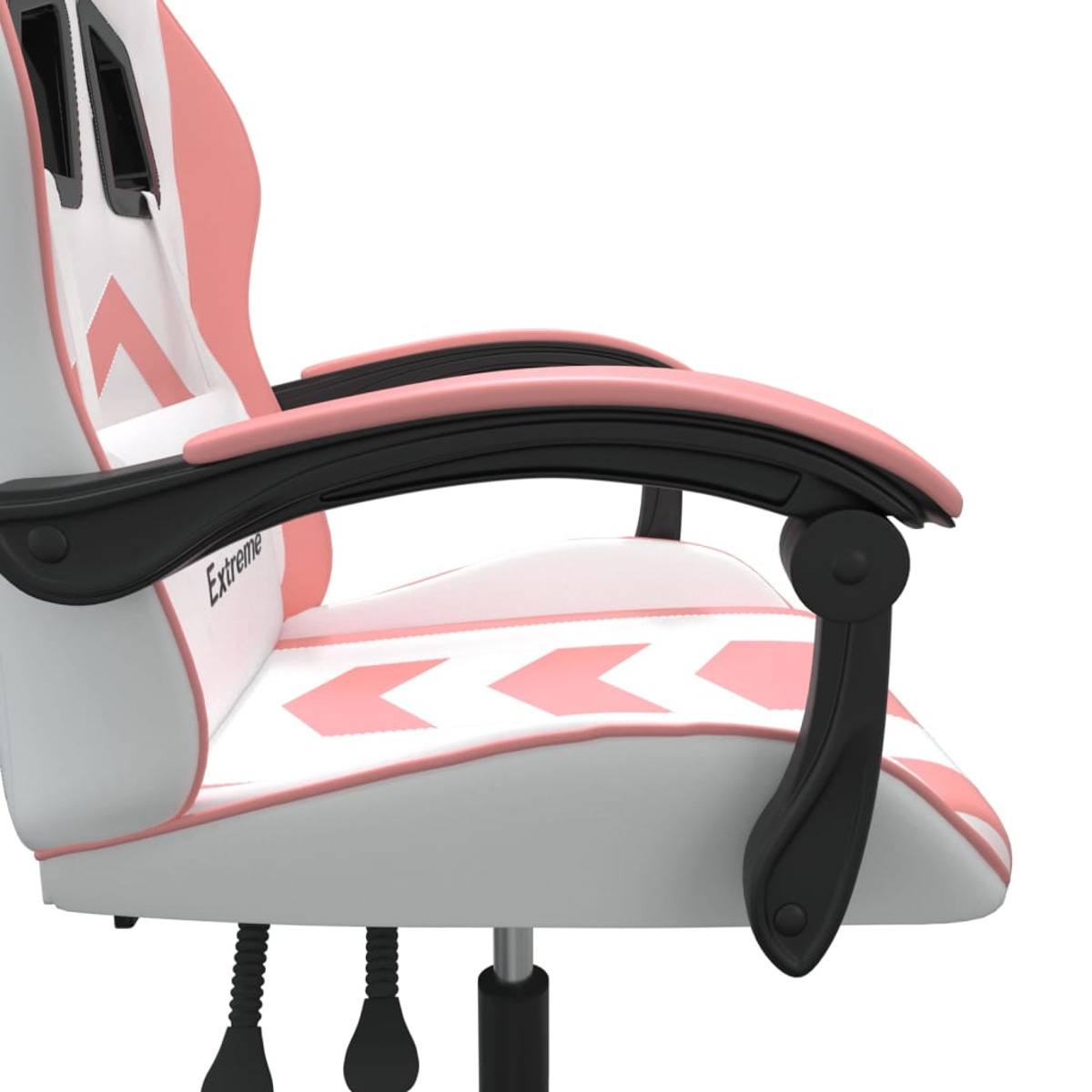 Detail eines Gaming-Stuhls, rosa und weiß, mit Pfeilen auf Sitz und Armlehnen.