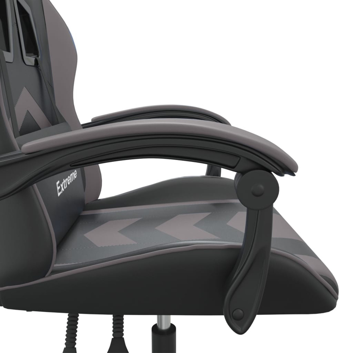 Nahaufnahme der Armlehne eines Gaming-Stuhls. Schwarz und grau mit dem Wort Extreme.