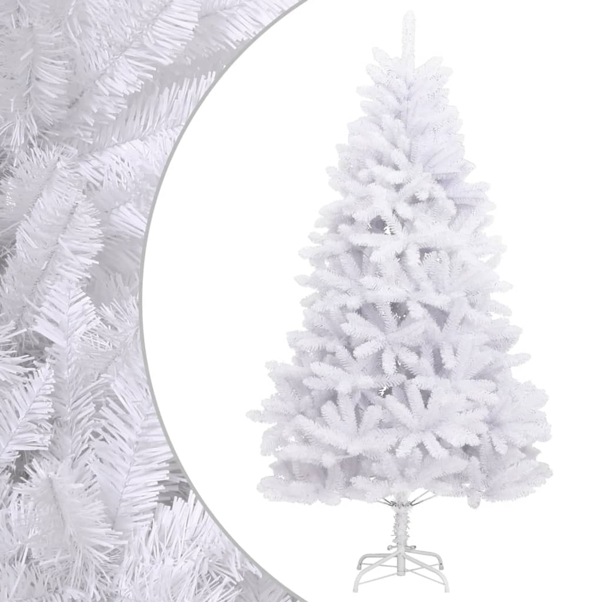 Weißer künstlicher Weihnachtsbaum auf weißem Hintergrund.