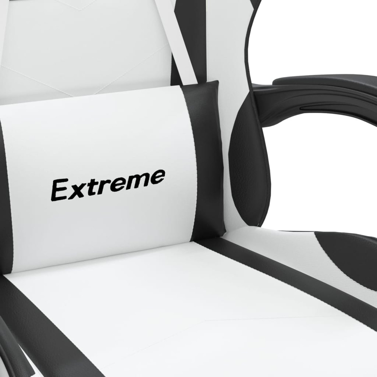 Nahaufnahme eines weiß-schwarzen Gaming-Stuhls mit dem Wort "Extreme" auf der Kopfstütze.