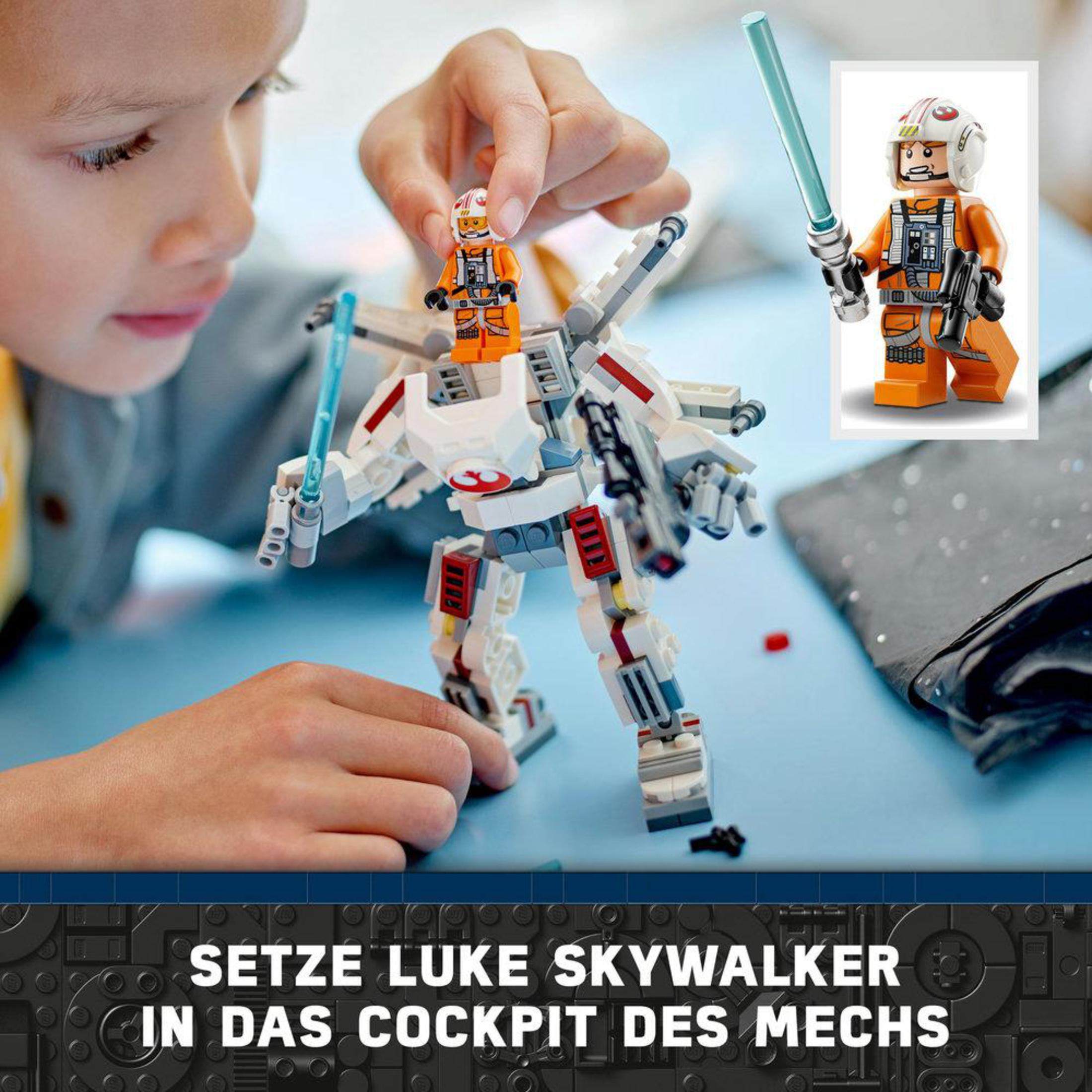 Niño construyendo un mecha Lego Star Wars. La figura Lego tiene un casco y un traje naranja.