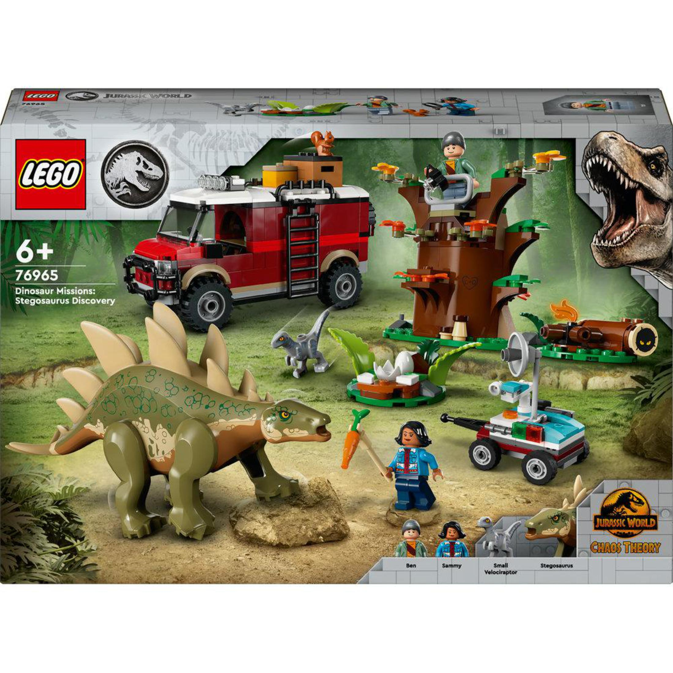 Zestaw LEGO Jurassic World. Czerwona ciężarówka, figurki dinozaurów, domek na drzewie, minifigurki.