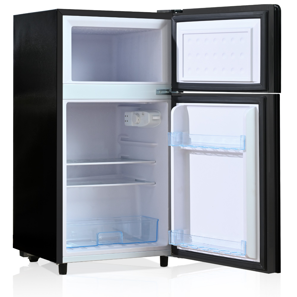 Schwarzer Minikühlschrank mit geöffneten Türen, zeigt Innenregale.