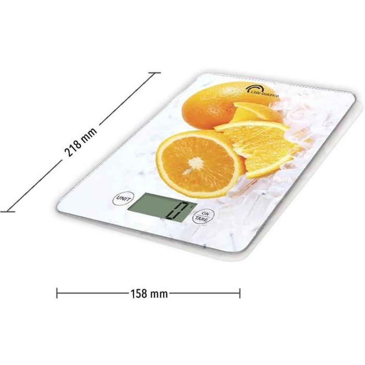Bilancia da cucina digitale con arance. La bilancia indica 0, con arance a fette e testo che indica le dimensioni.