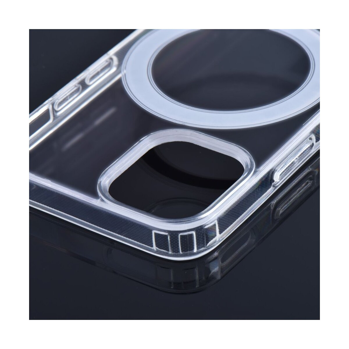 Primo piano di una custodia trasparente per telefono con un anello magsafe circolare bianco.