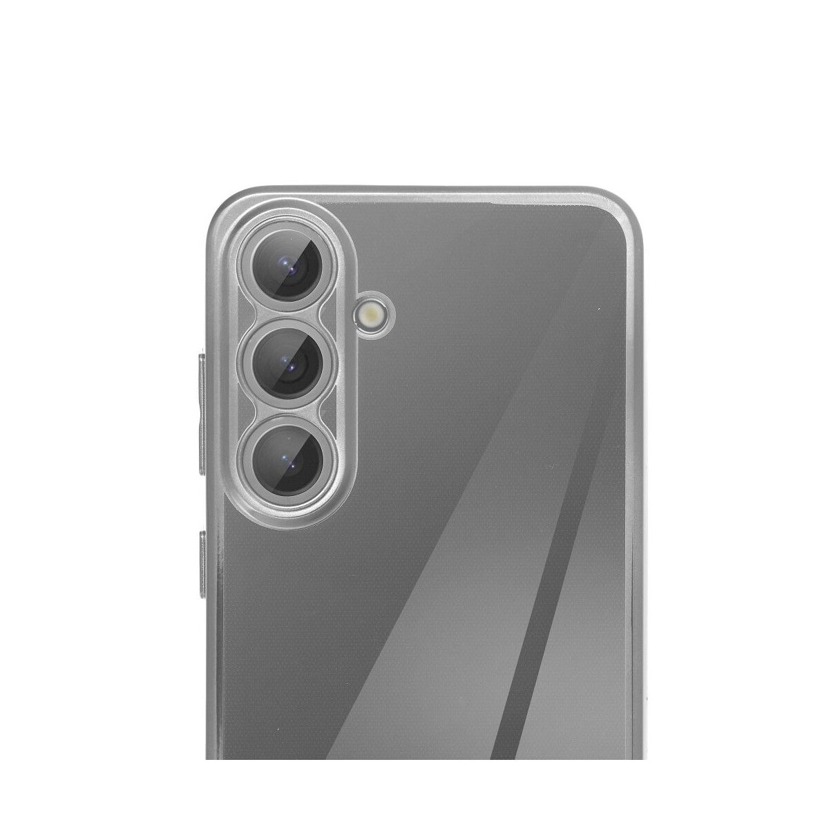Primo piano della parte posteriore di un telefono con tre obiettivi e flash.