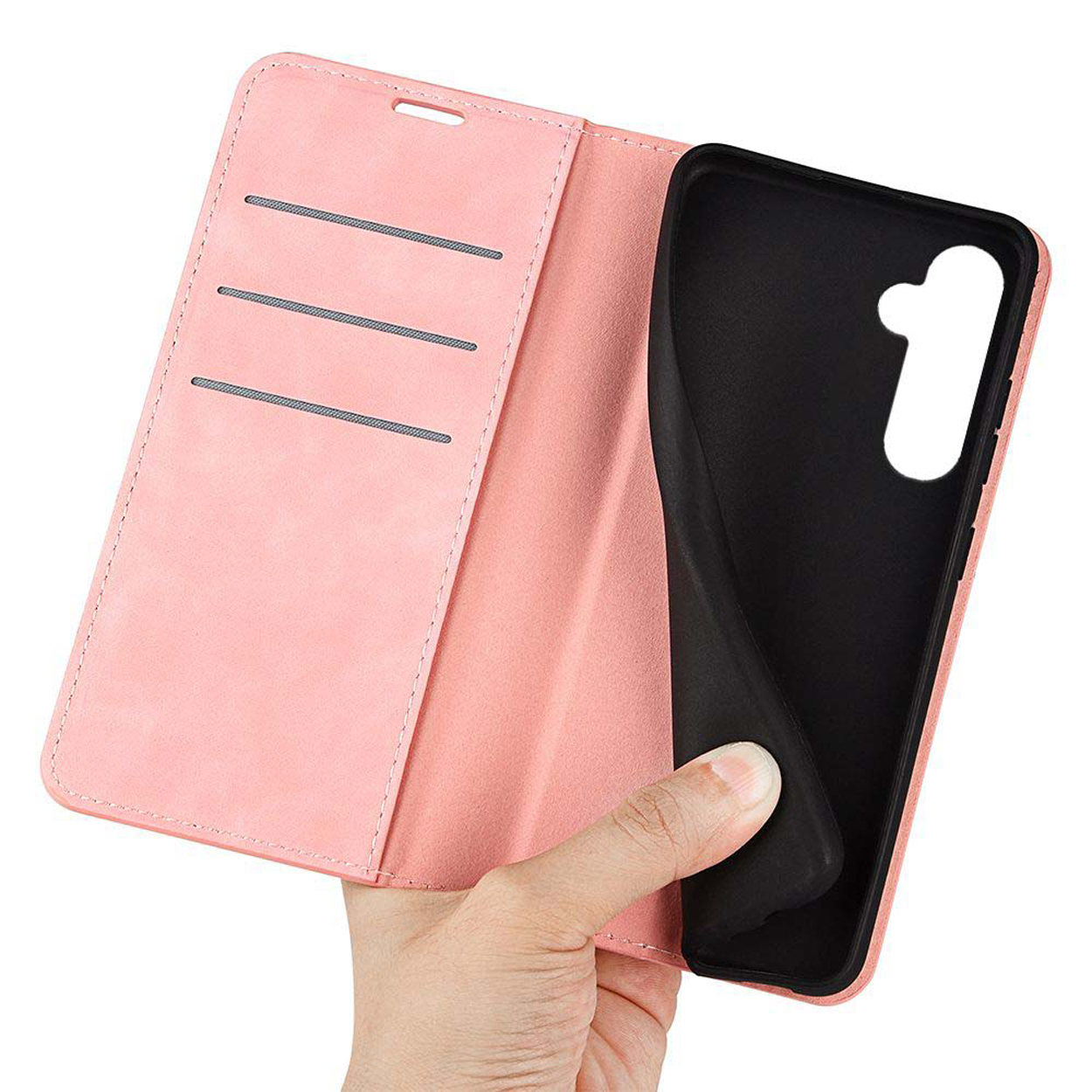 Roze telefoonhoes, open om de binnenkant te laten zien. Een hand houdt de hoes open.