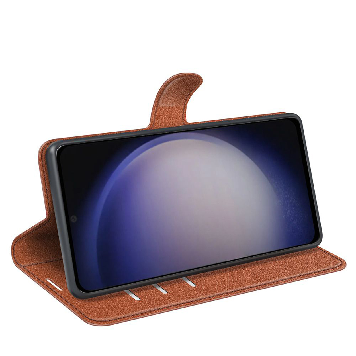 Bruine telefoonhoes met telefoon erin, in een standpositie.
