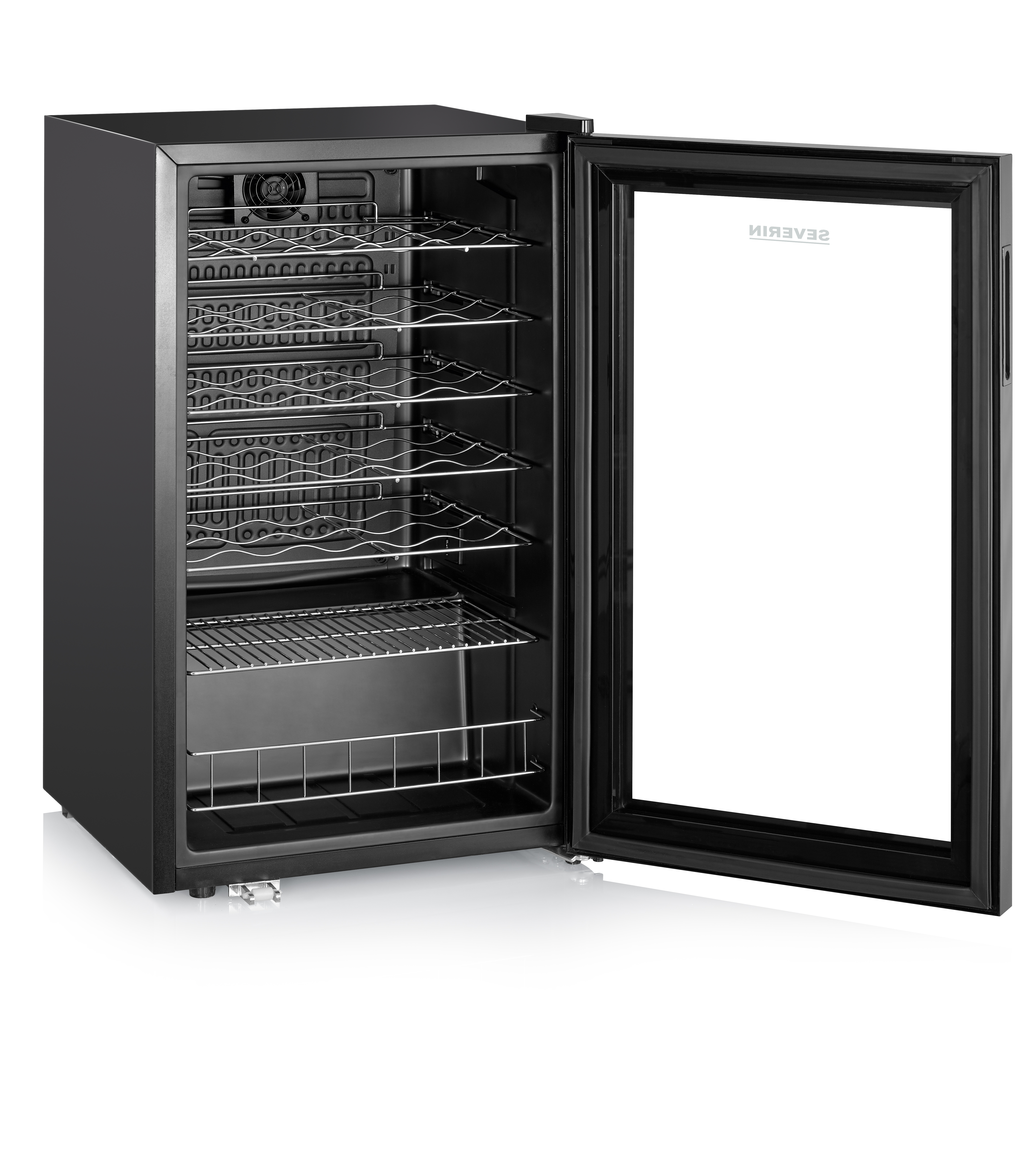 Un mini-frigo nero con porta a vetro aperta, con portabottiglie e ripiani, su sfondo bianco.
