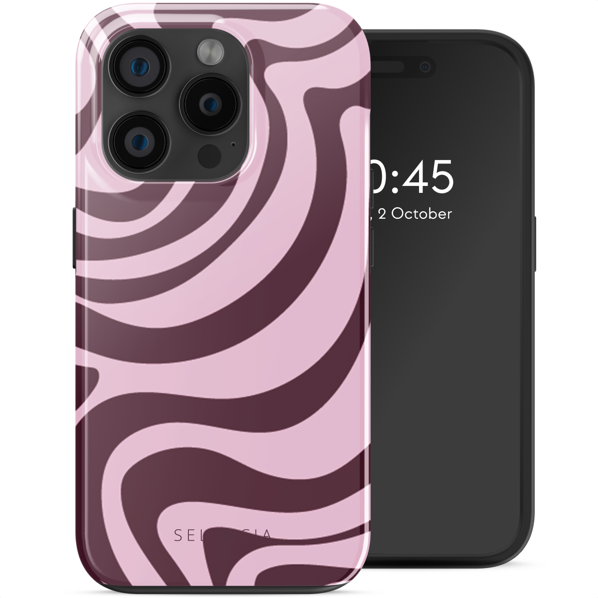 Un téléphone avec une coque à tourbillon rose et marron. L'écran affiche une horloge.