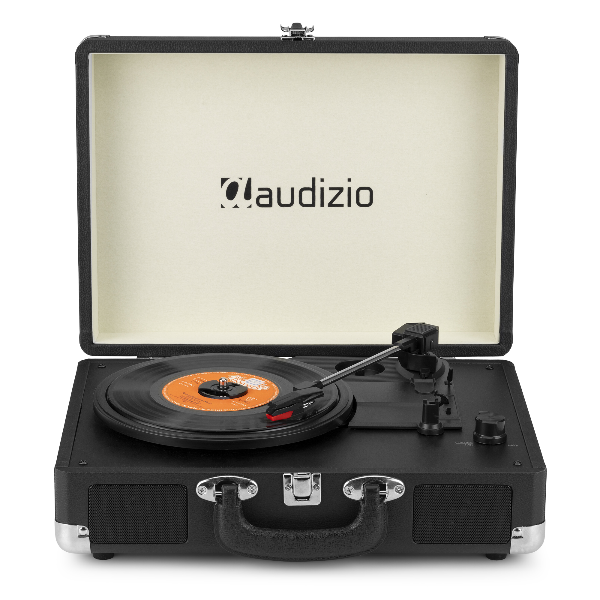Tocadiscos negro con un disco de vinilo en el tocadiscos. La tapa está abierta y se muestra el nombre de la marca.