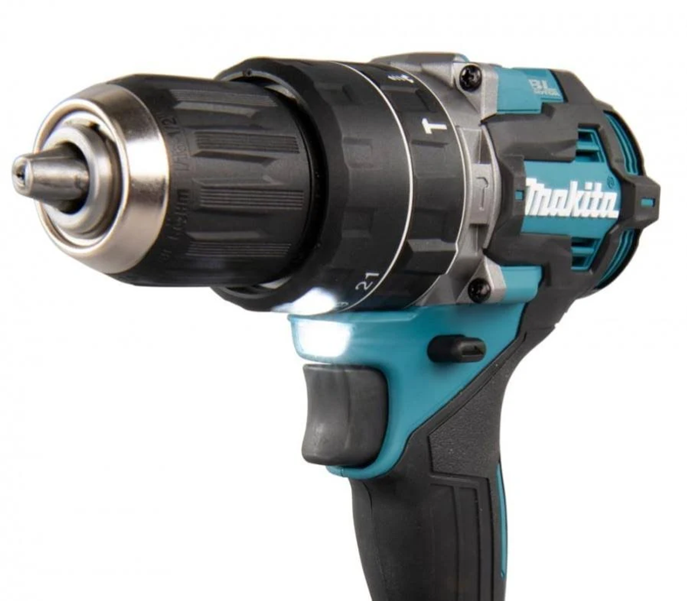 Un taladro Makita turquesa y negro con luz y un mango negro.