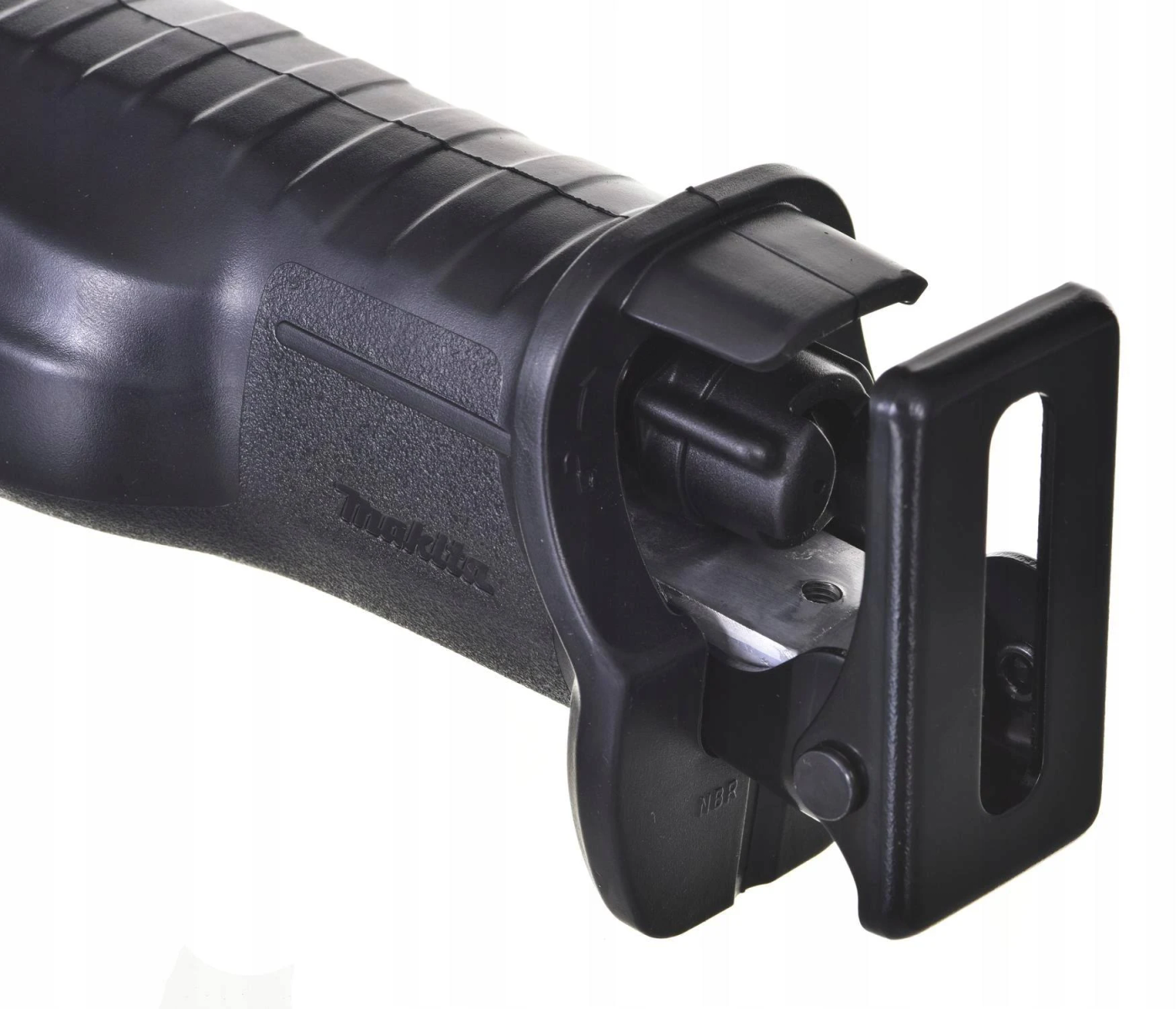 Piła szablasta Makita. Czarny korpus, odsłonięte ostrze, z logo Makita.