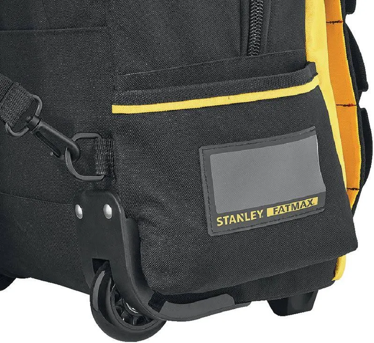 Primo piano di una borsa portautensili nera e gialla con maniglia e ruote, su bianco.