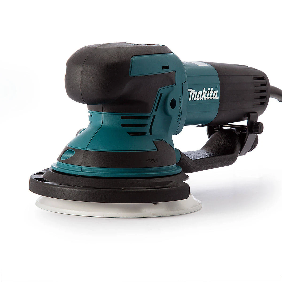 Ein Makita Exzenterschleifer. Es ist teal und schwarz mit einem weißen Schleifpad.