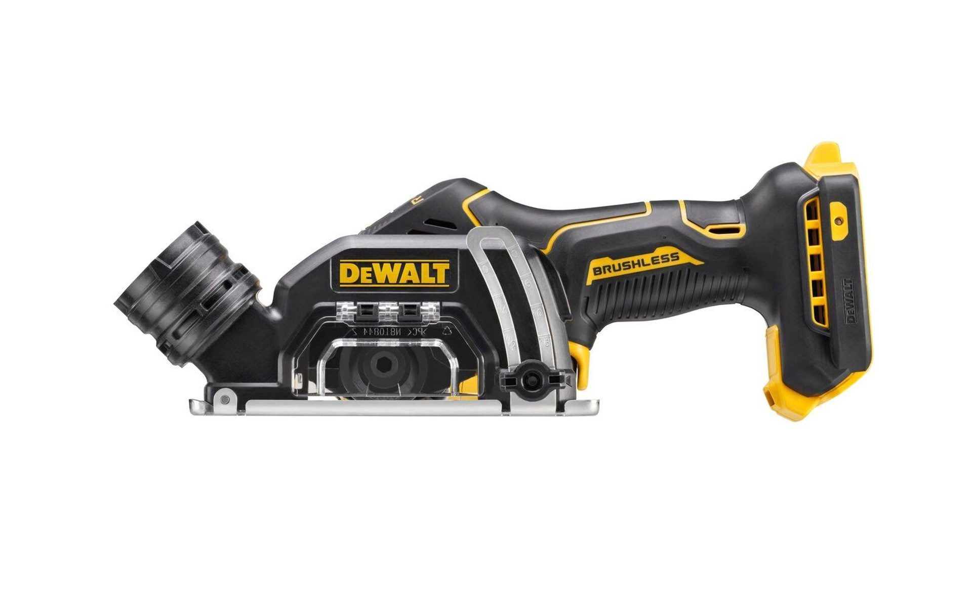 Sierra circular Dewalt negra y amarilla con un cepillo, sobre un fondo blanco.
