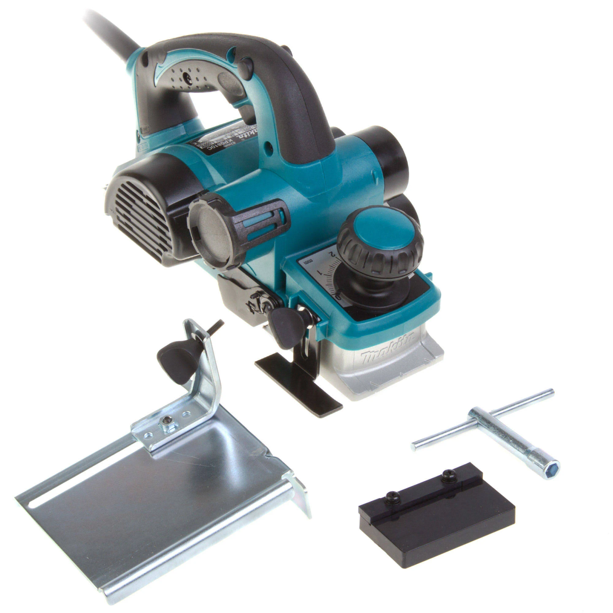 Cepilladora eléctrica Makita turquesa y negra con accesorios, incluyendo una guía metálica y llaves.