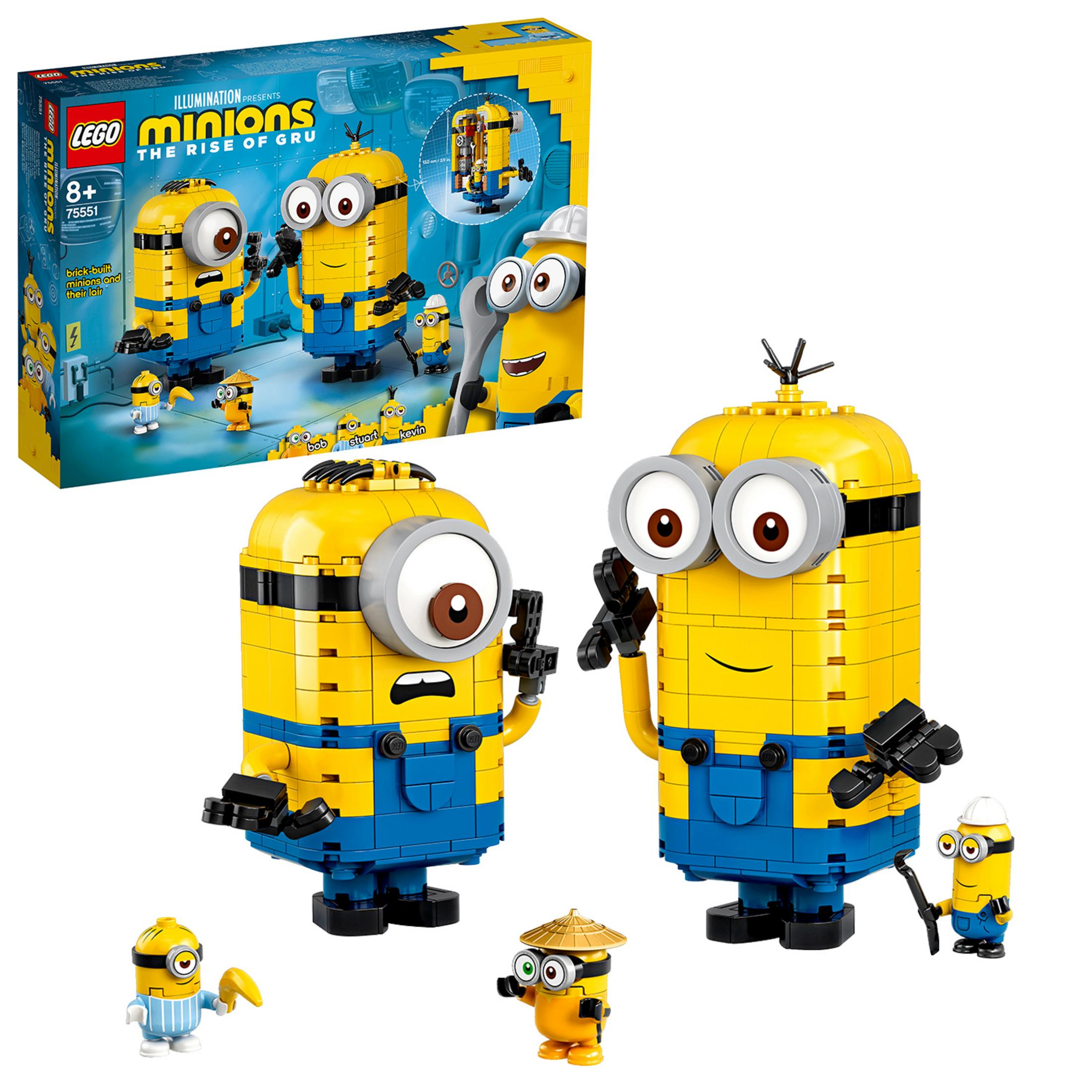 Zestaw Lego z Minionkami. Widoczne dwa duże żółte Minionki z niebieskimi ogrodniczkami i małe Minionki.