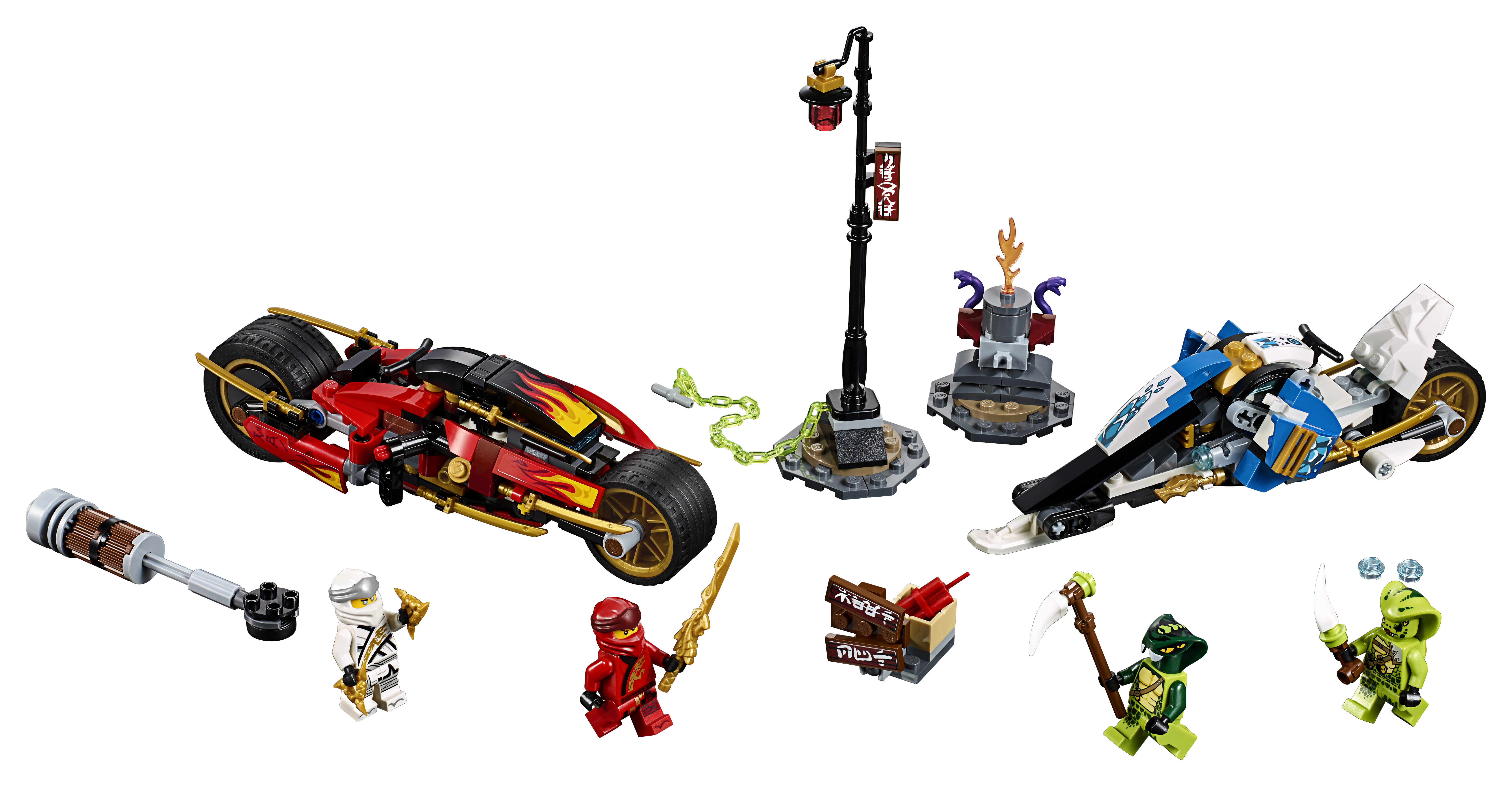 Lego Ninjago Set mit zwei Motorrädern, Minifiguren und einer Straßenszene.