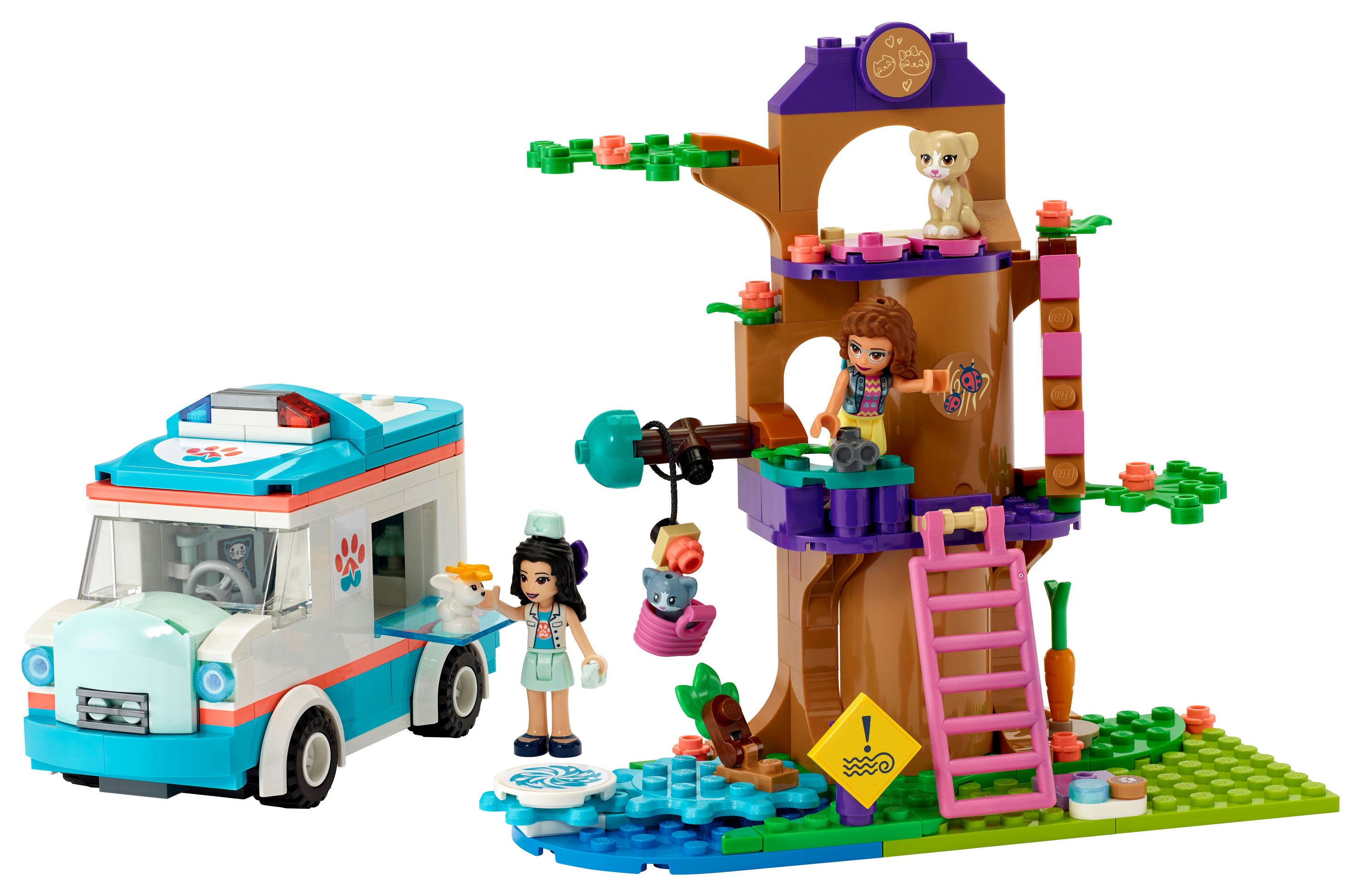 Lego-Set mit Baumhaus, Krankenwagen und Lego-Figuren auf weißem Hintergrund.