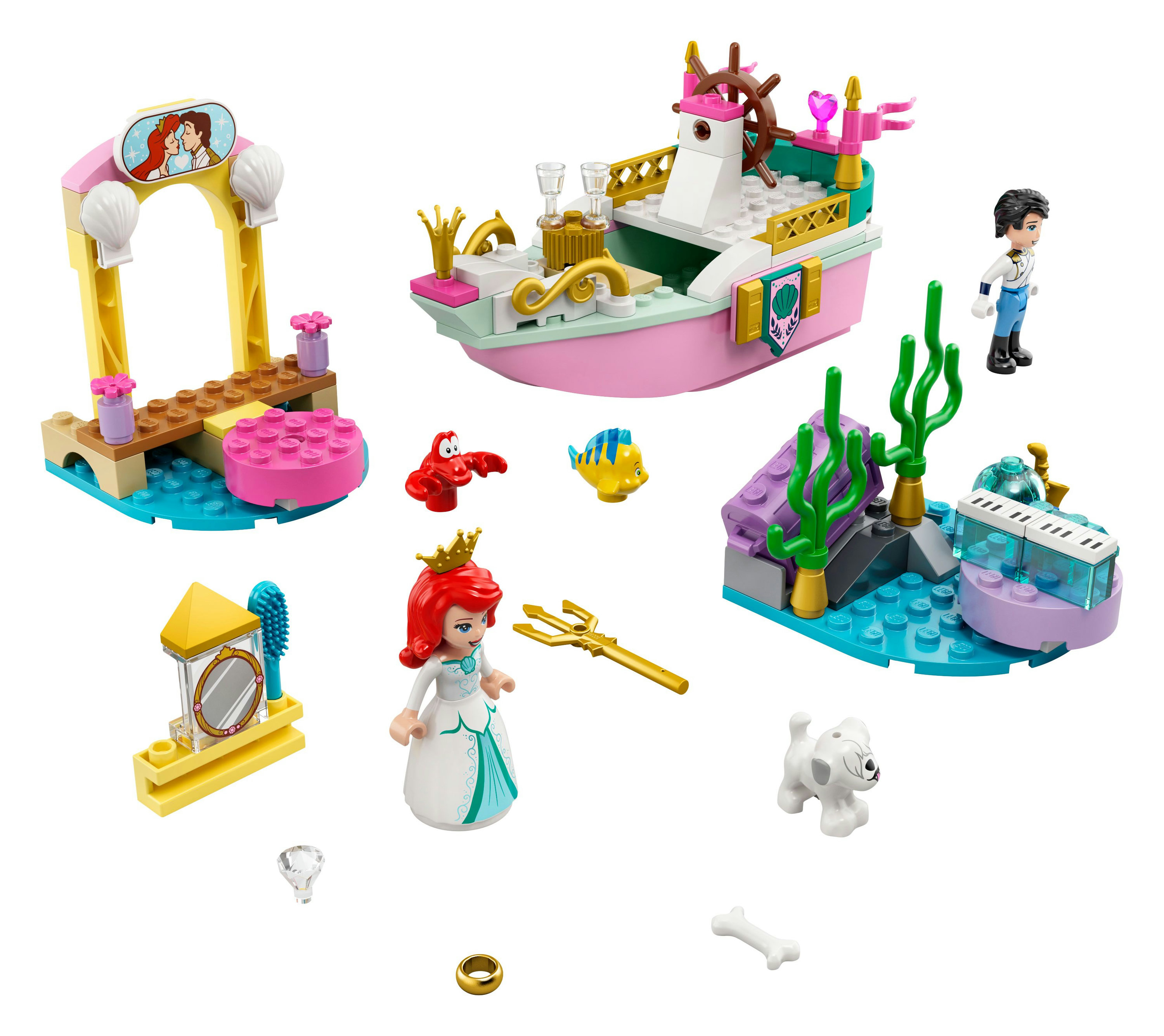 Ariel ve diğer figürlerle Lego seti, tekne ve sahne aksesuarları.
