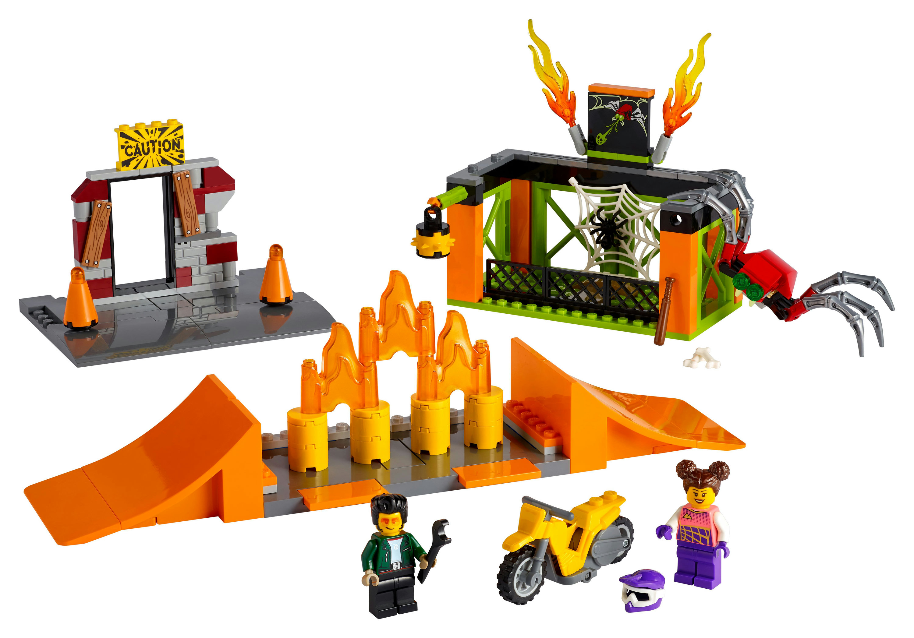Un set LEGO con una escena de parque de patinaje, figuras y accesorios. Incluye una rampa, figuras y una moto.