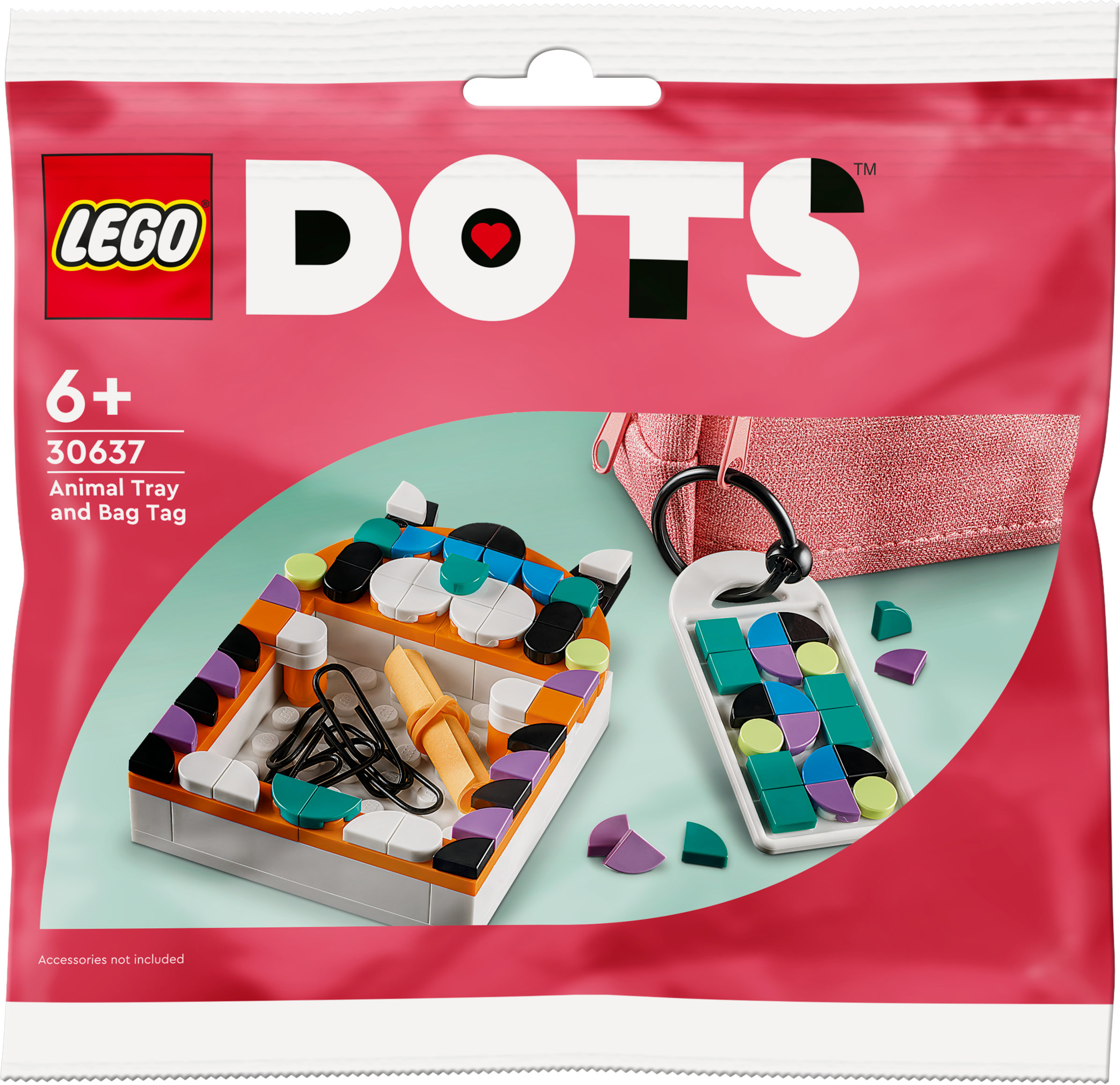Lego Dots Set in einer Tüte. Tablett und Gepäckanhänger mit bunten Designs.