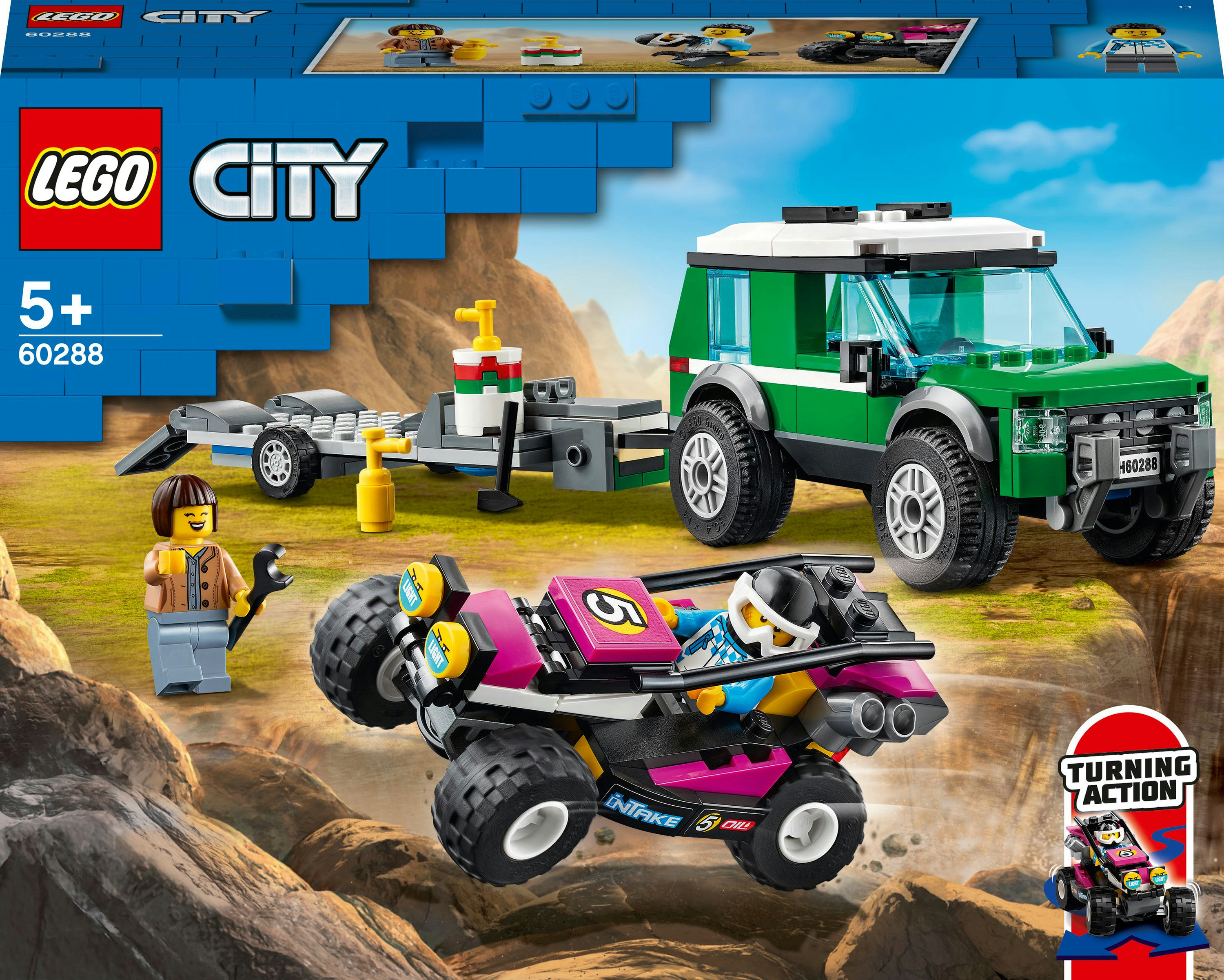 Ein Lego City Set mit einem grünen SUV, der einen Anhänger zieht, und einem rosa Rennwagen mit Figuren.
