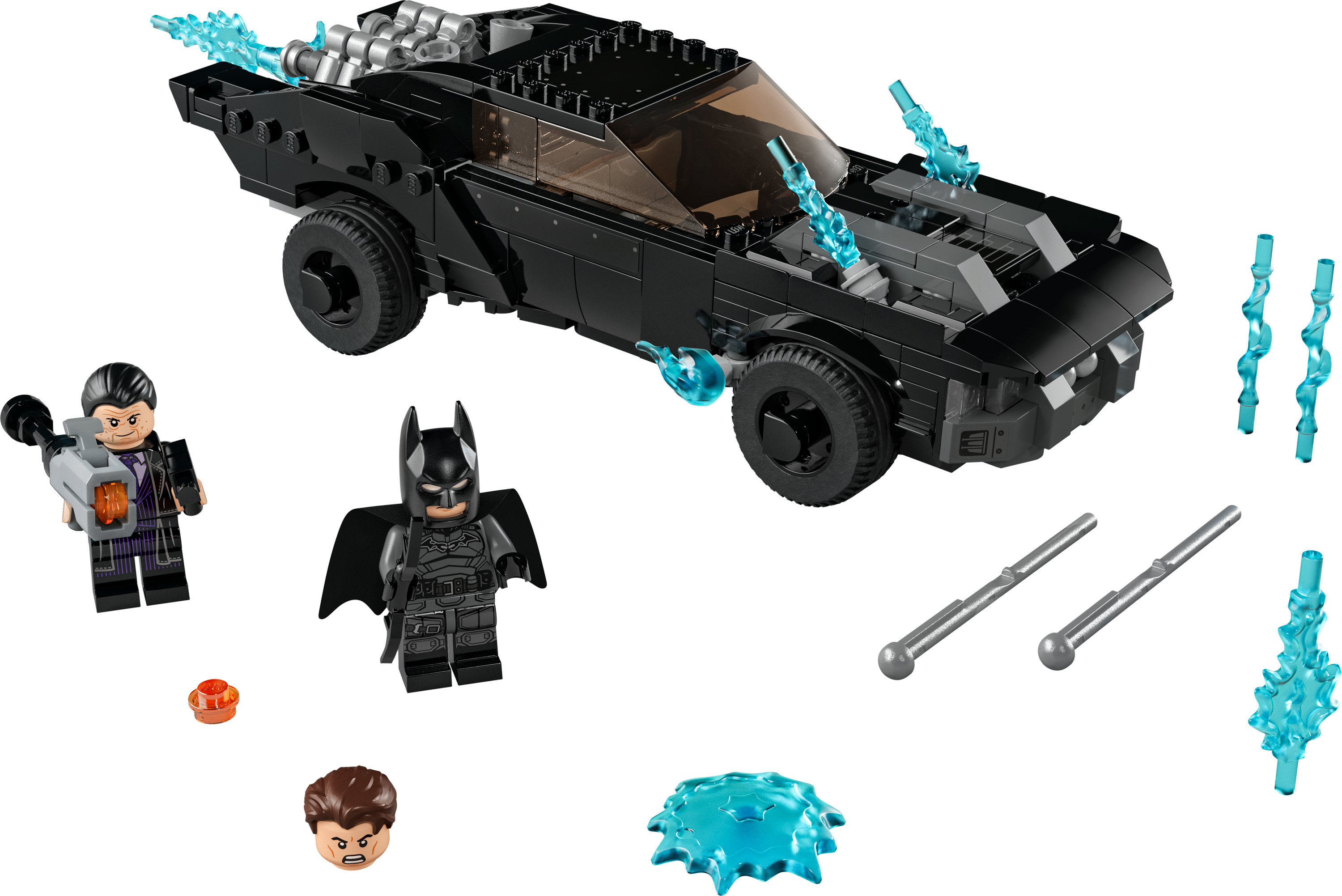 Schwarzes Lego Batmobil mit Figuren von Batman und Pinguin, mit anderen Legoteilen.