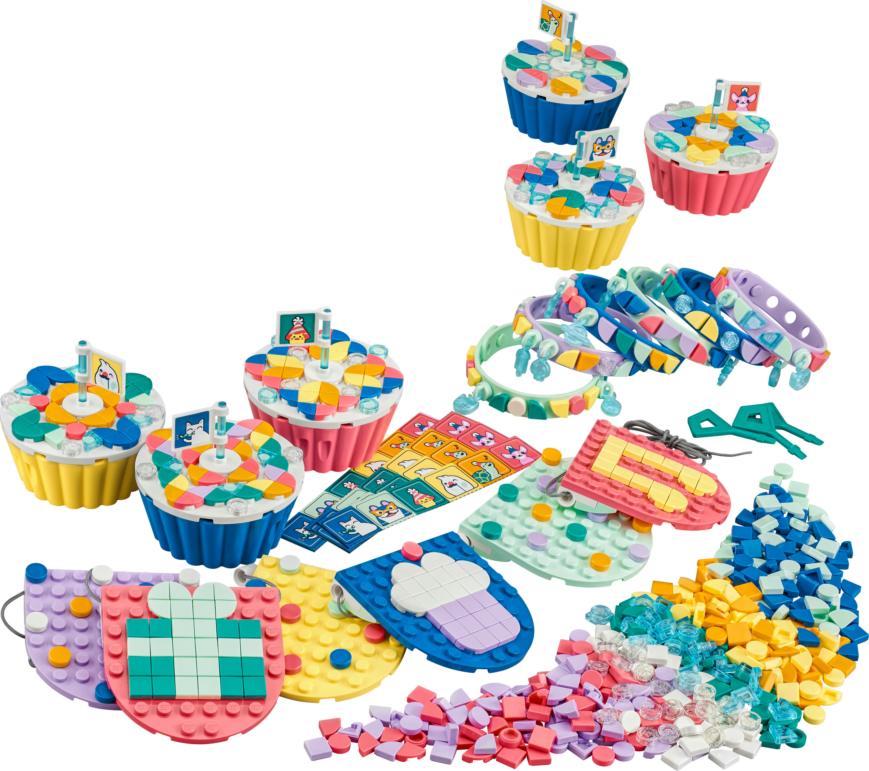 LEGO Cupcakes und Armbänder. Es gibt viele bunte Teile und einige Karten und Zubehörteile.